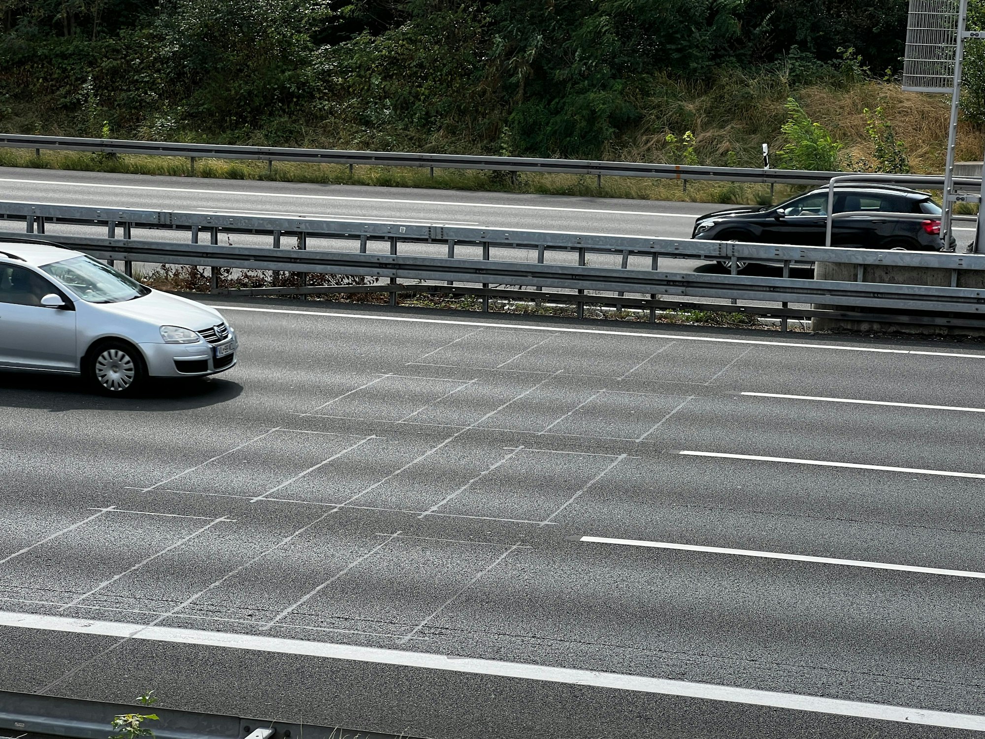 Autobahn 3 Zählstelle "Leverkusen 5004" . Bild: Ralf Krieger