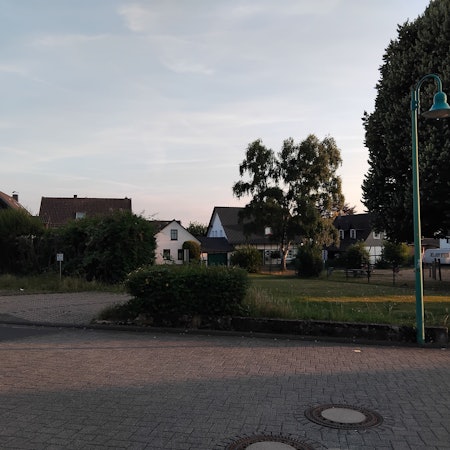 Bauland oder Bürgerpark? Die Gemeinde würde die innerörtliche Fläche an der Schmiedestraße gerne an einen Investor verkaufen.