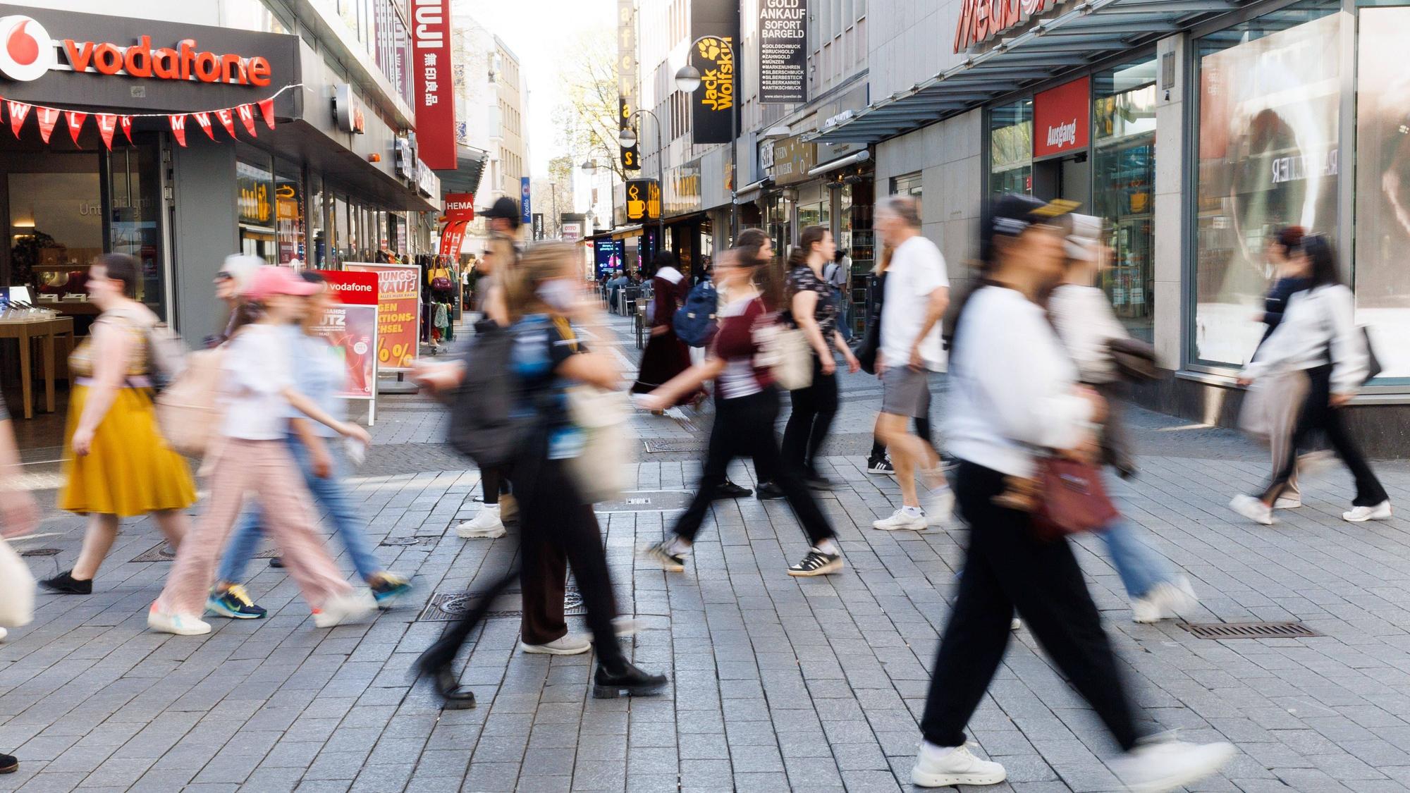 Blick in die Innenstadt: Immer mehr große Ketten statt inhabergeführter Geschäfte.