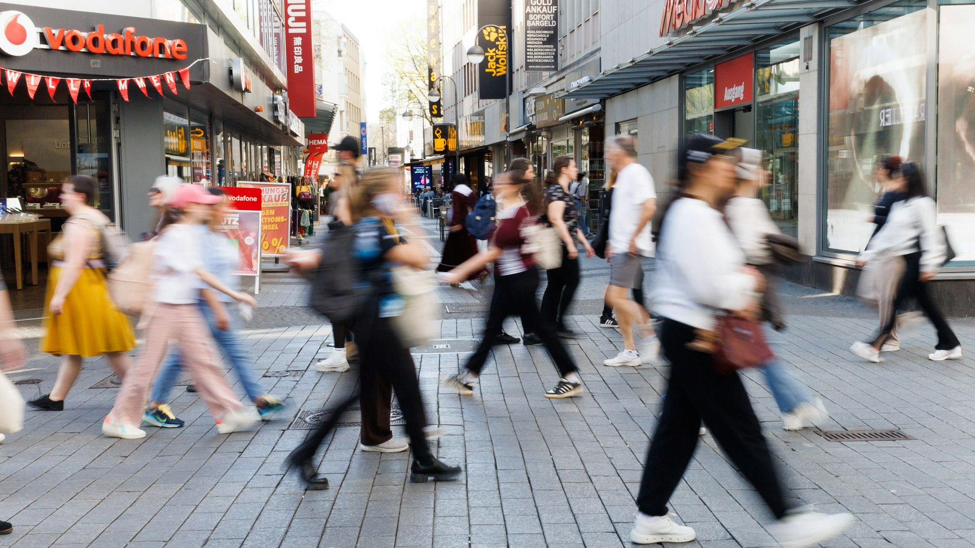 Blick in die Innenstadt: Immer mehr große Ketten statt inhabergeführter Geschäfte.