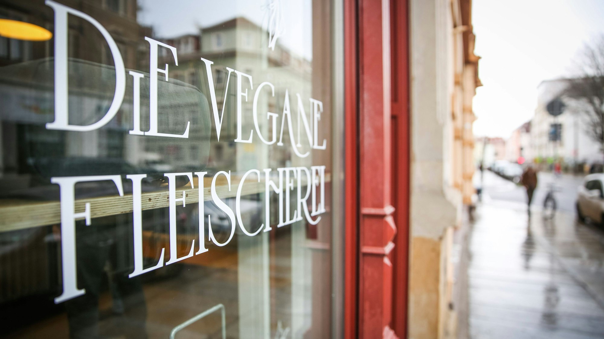 Die vegane Fleischerei auf dem Bischofsweg in Dresden. Jetzt eröffnet auch eine Filiale in Köln-Ehrenfeld.