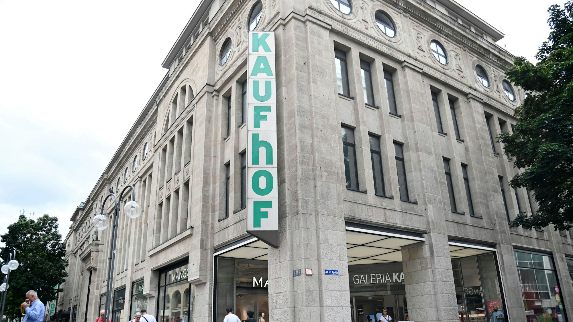 Der Warenhauskonzern, der früher unter dem Namen Galeria Karstadt Kaufhof bekannt war, heißt jetzt nur noch Galeria.