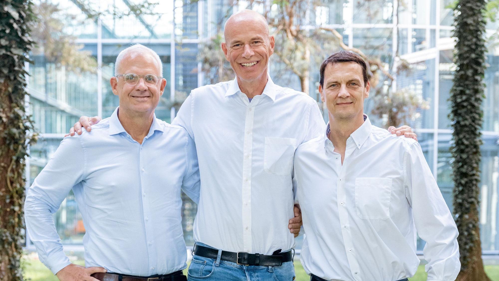 12.06.2025, Köln: Der Präsidentschaftskandidat des 1. FC Köln, Jörn Stobbe mit seinen Mitstreitern Prof. Dr. Ulf Sobek und Dr. Jörg Alvermann beim Redaktionsgespräch mit KSTA und EXPRESS im Neven-Dumon-Haus in Köln. Foto: Thilo Schmülgen