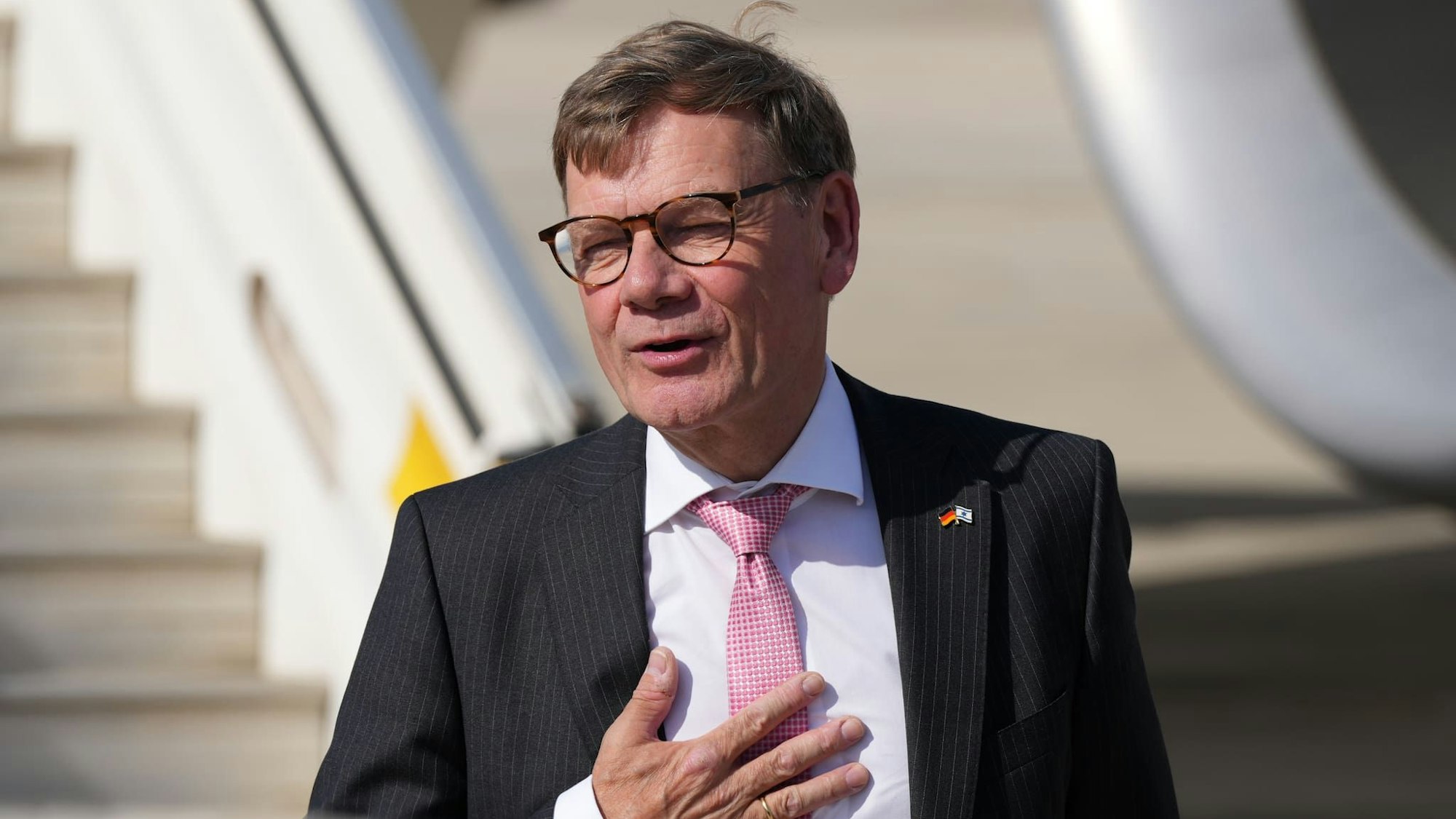 Bundesaußenminister Johann Wadephul (CDU) bei seiner Ankunft am Donnerstag in Tel Aviv.