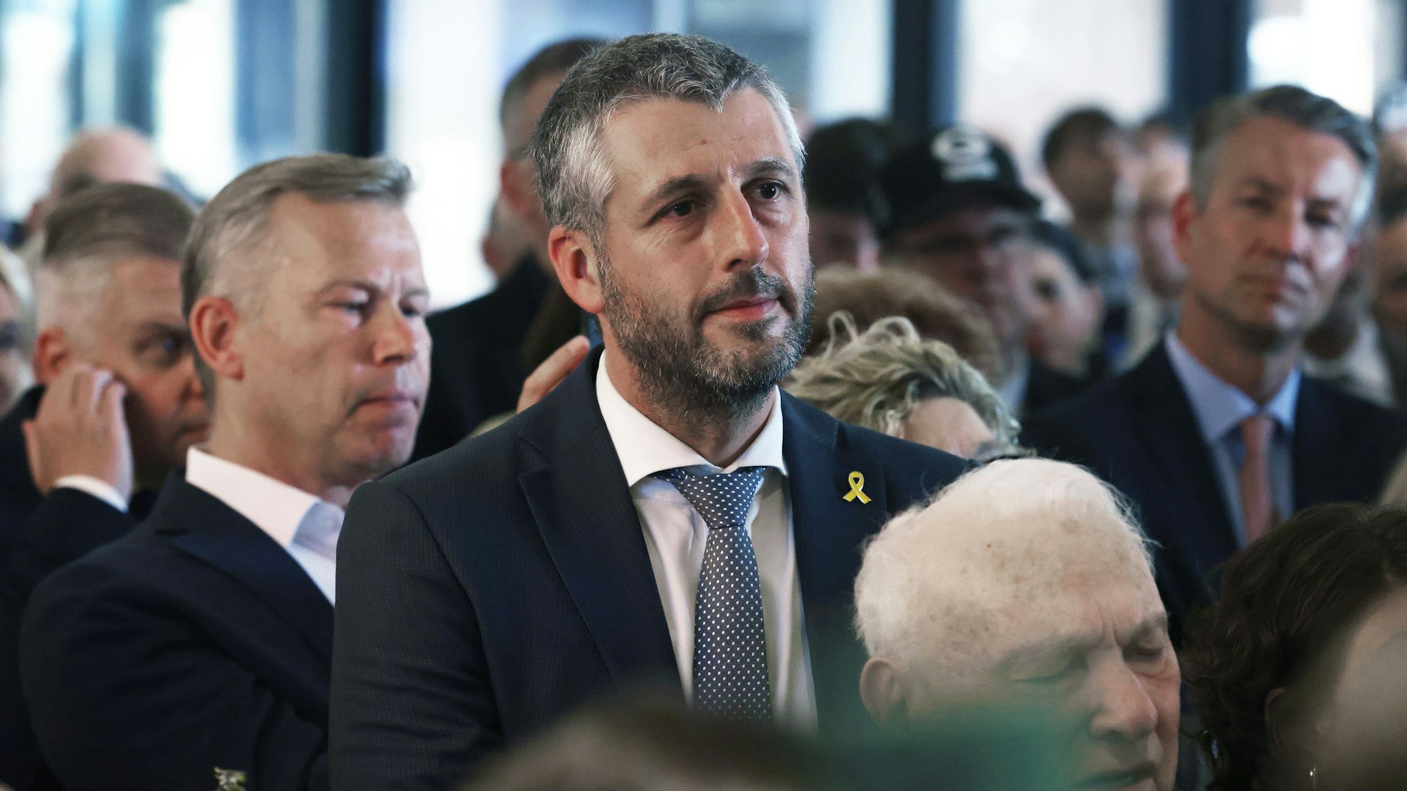 Gäste, unter ihnen der Jurist German Moyzhes, nehmen an einer Feierstunde anlässlich des 60-jährigen Jubiläums der deutsch-israelischen Beziehungen teil. (Archivfoto)