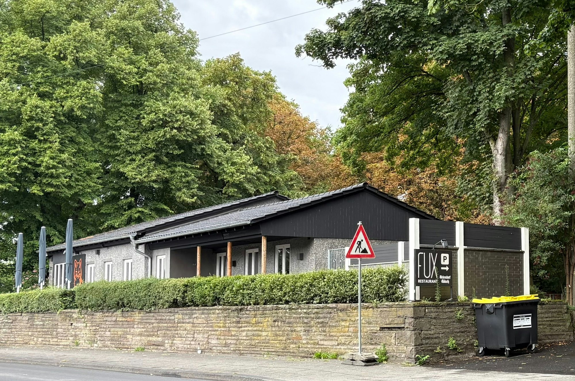 Das Restaurant Fux am Rhein von außen.