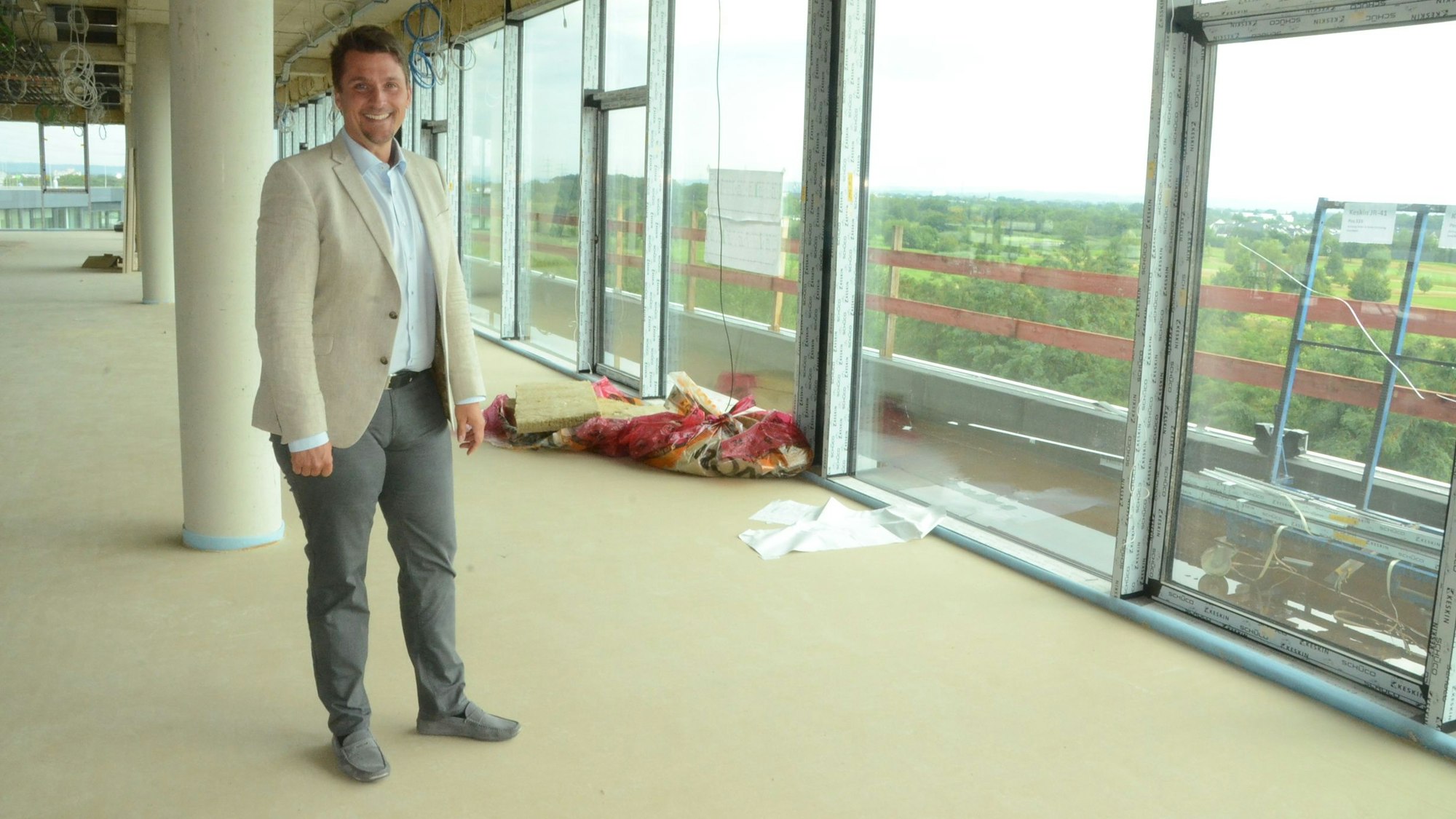 Alexander Biber (CDU) ist seit fünf Jahren Bürgermeister in Troisdorf und tritt am 28. September in der Stichwahl an.