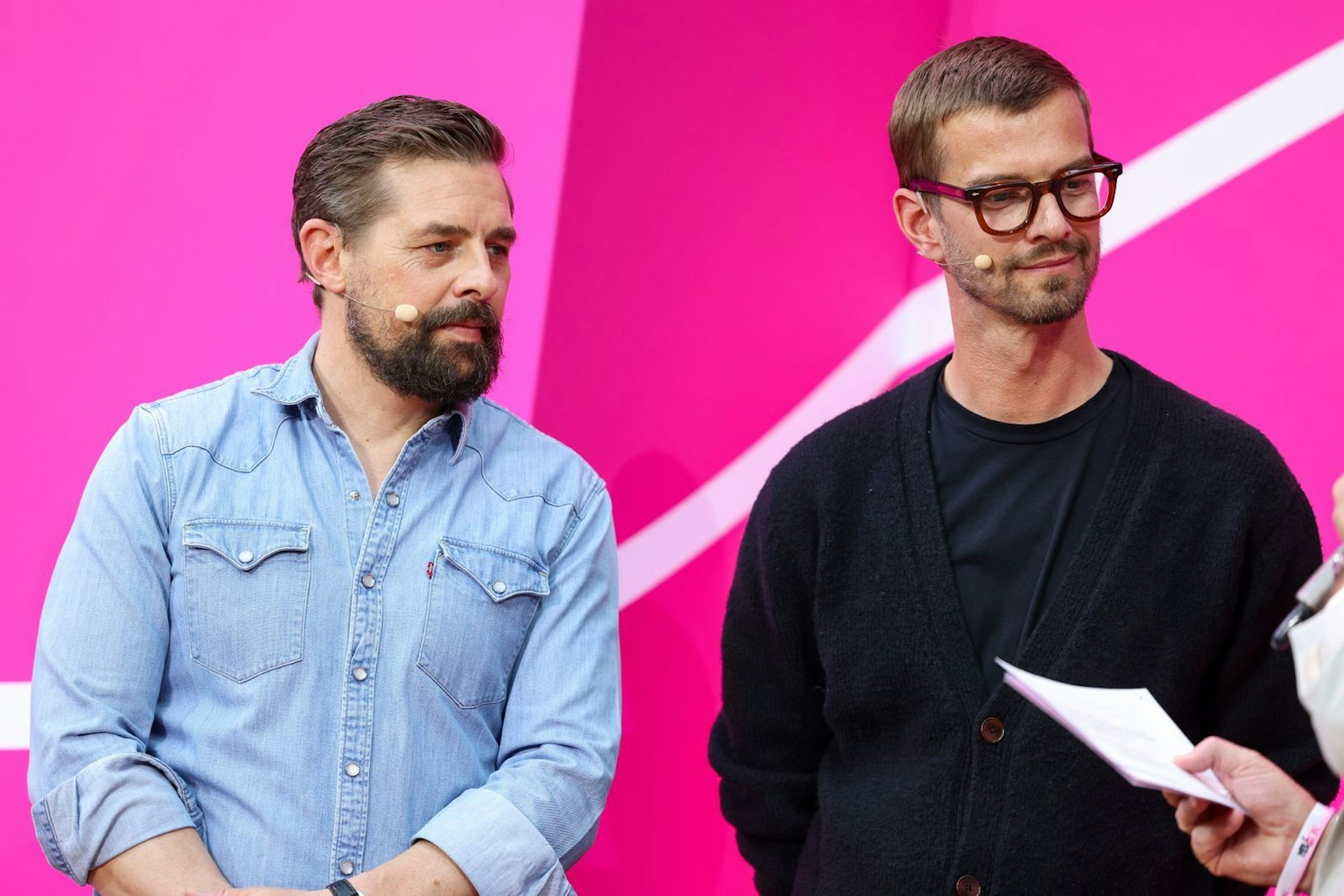 Klaas Heufer-Umlauf (links) und Joko Winterscheidt fordern mit anderen Künstlern eine Veränderung der deutschen Israel-Politik. (Bild: 2024 Getty Images/Gerald Matzka)