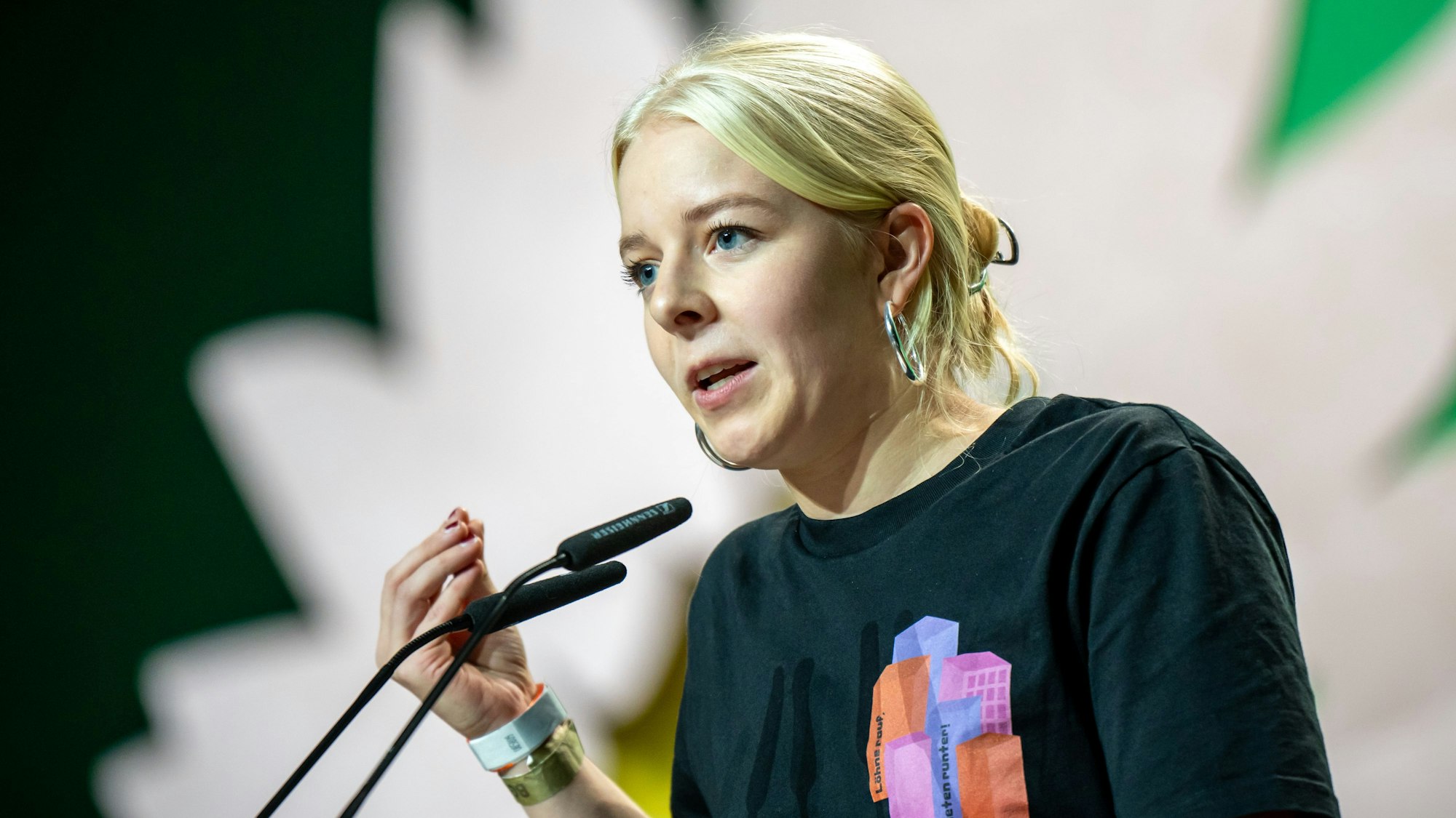 Jette Nietzard, Sprecherin der Grünen Jugend, spricht bei der Bundesdelegiertenkonferenz der Grünen. (Archivbild)