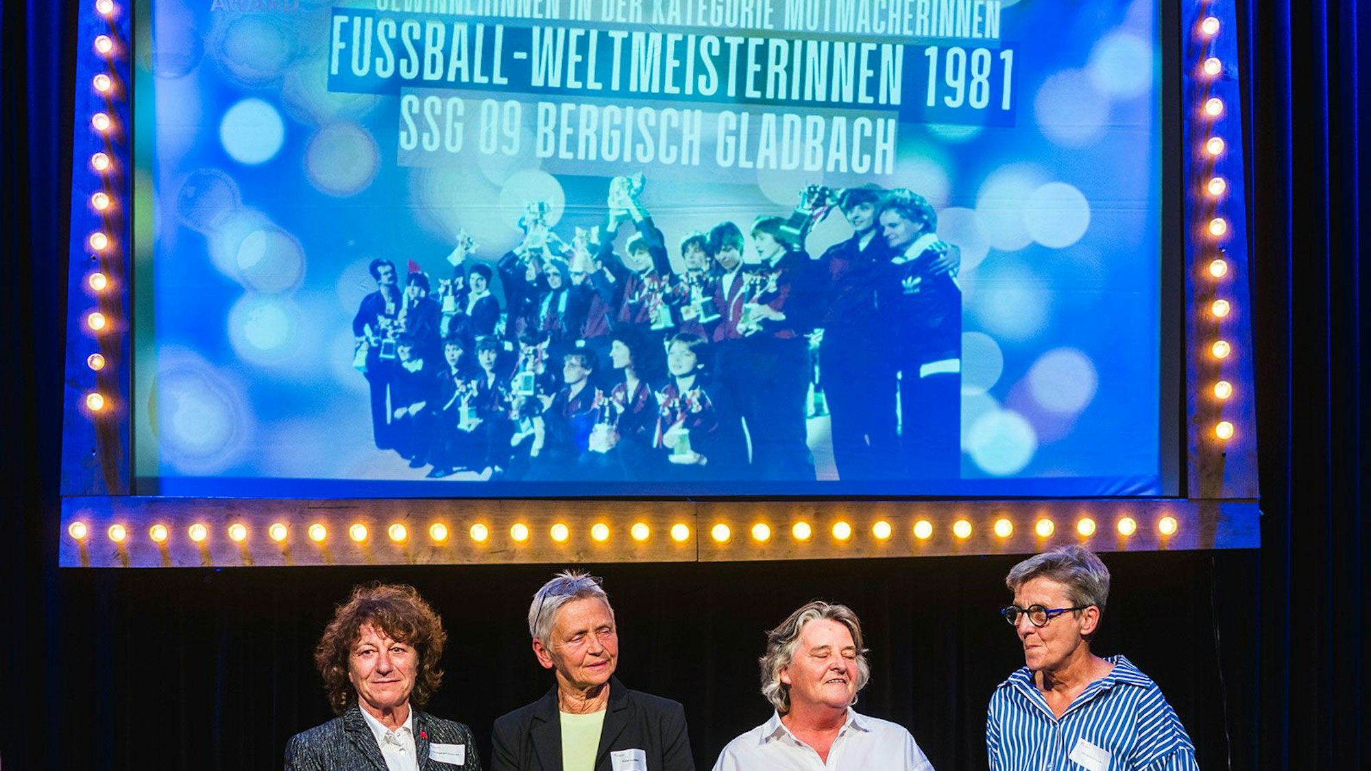 Ehemalige Spielerinnen der SSG 09 Bergisch Gladbach bei der Preisverleihung des Macherinnen-Award Preisverleihung 2025 im Senftöpfchen.