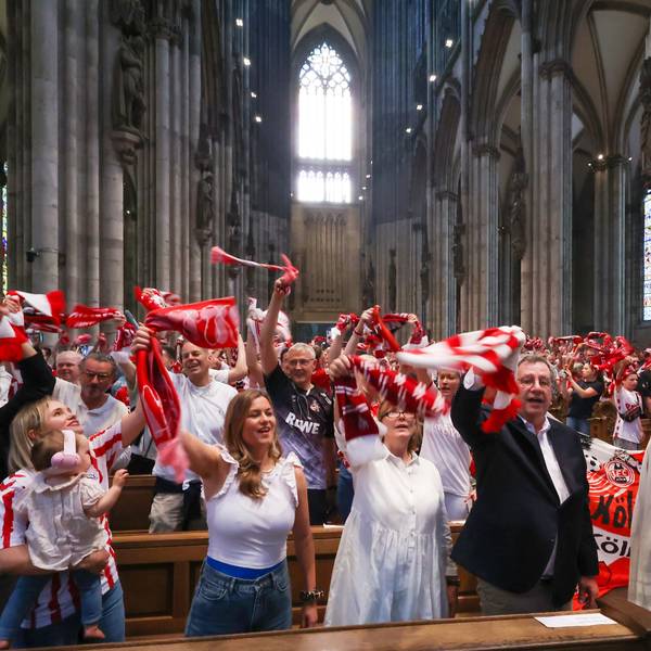02.08.2024
Köln:
Andacht für alle Fußballfreunde im Kölner Dom. Anlass ist das erste Heimspiel des Fußballvereins 1. FC Köln in dieser Saison am Abend.
Foto: Martina Goyert
ACHTUNG: Innenaufnahme Kölner Dom: Nur zur redaktionellen Berichterstattung in den Titeln der KStA Medien über das abgebildete, konkrete Ereignis und innerhalb von drei Monaten ab Aufnahmedatum. Keine werbliche Verwendung, keine Verwendung im Redaktionsmarketing. Keine Weitergabe oder Verkäufe. Es liegt eine schriftliche Aufnahmegenehmigung vor.
