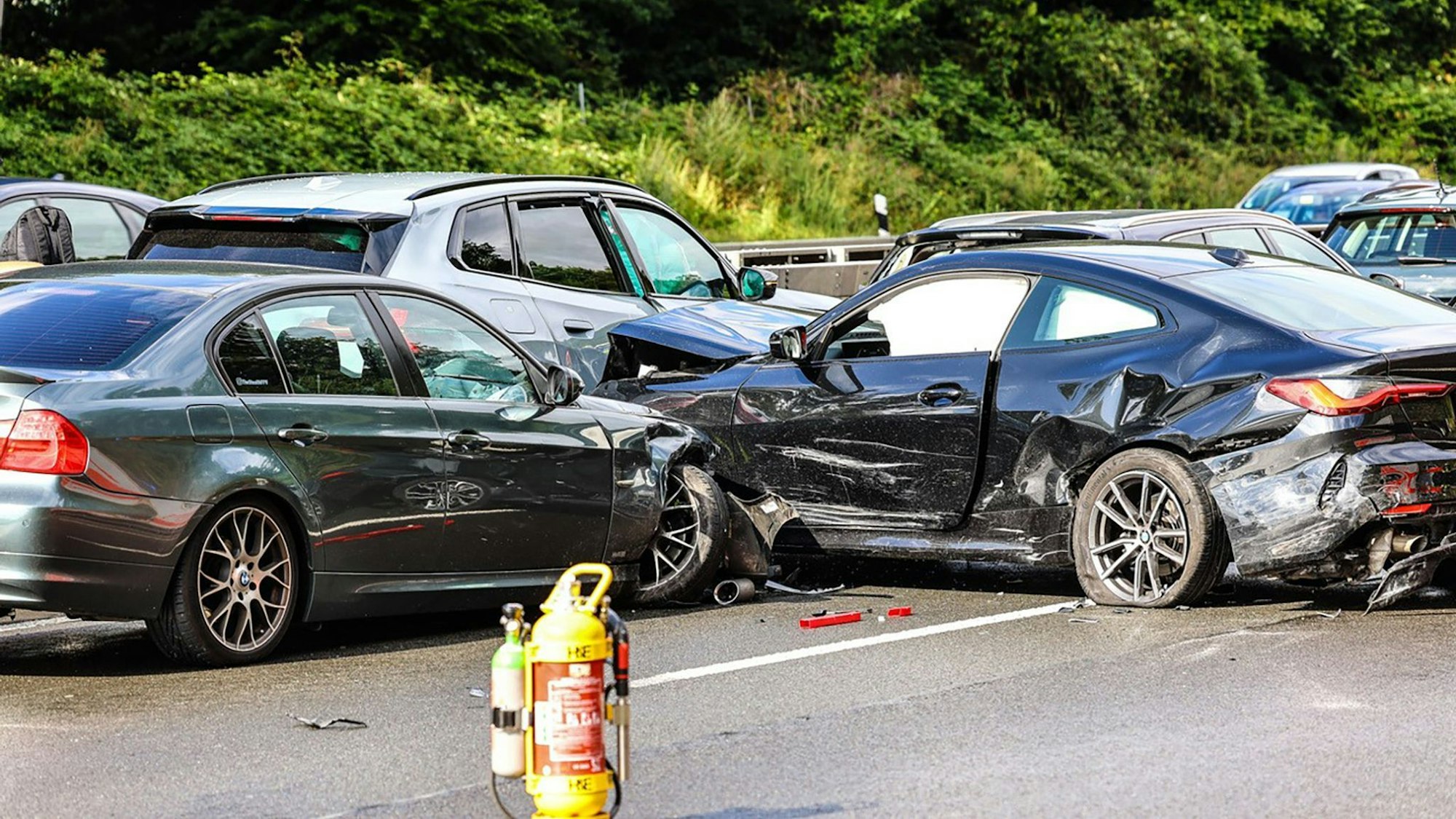 Auf der A1 bei Hagen sind 14 Fahrzeuge zusammengestoßen.