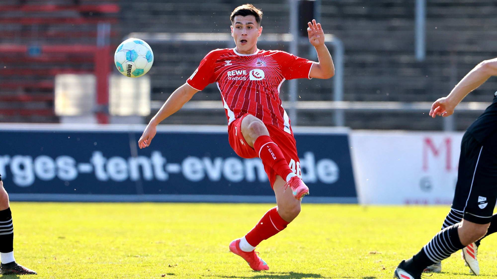 Testspiel im Südstadion, 1. FC Köln vs. SC Verl, Emin Kujovic (1. FC Köln), 20.03.2025, Bild: Herbert Bucco