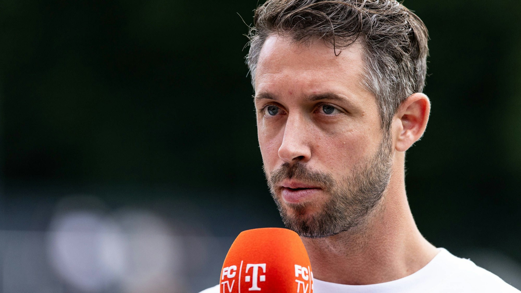 Mark Uth trat bei FC TV als Experte auf.