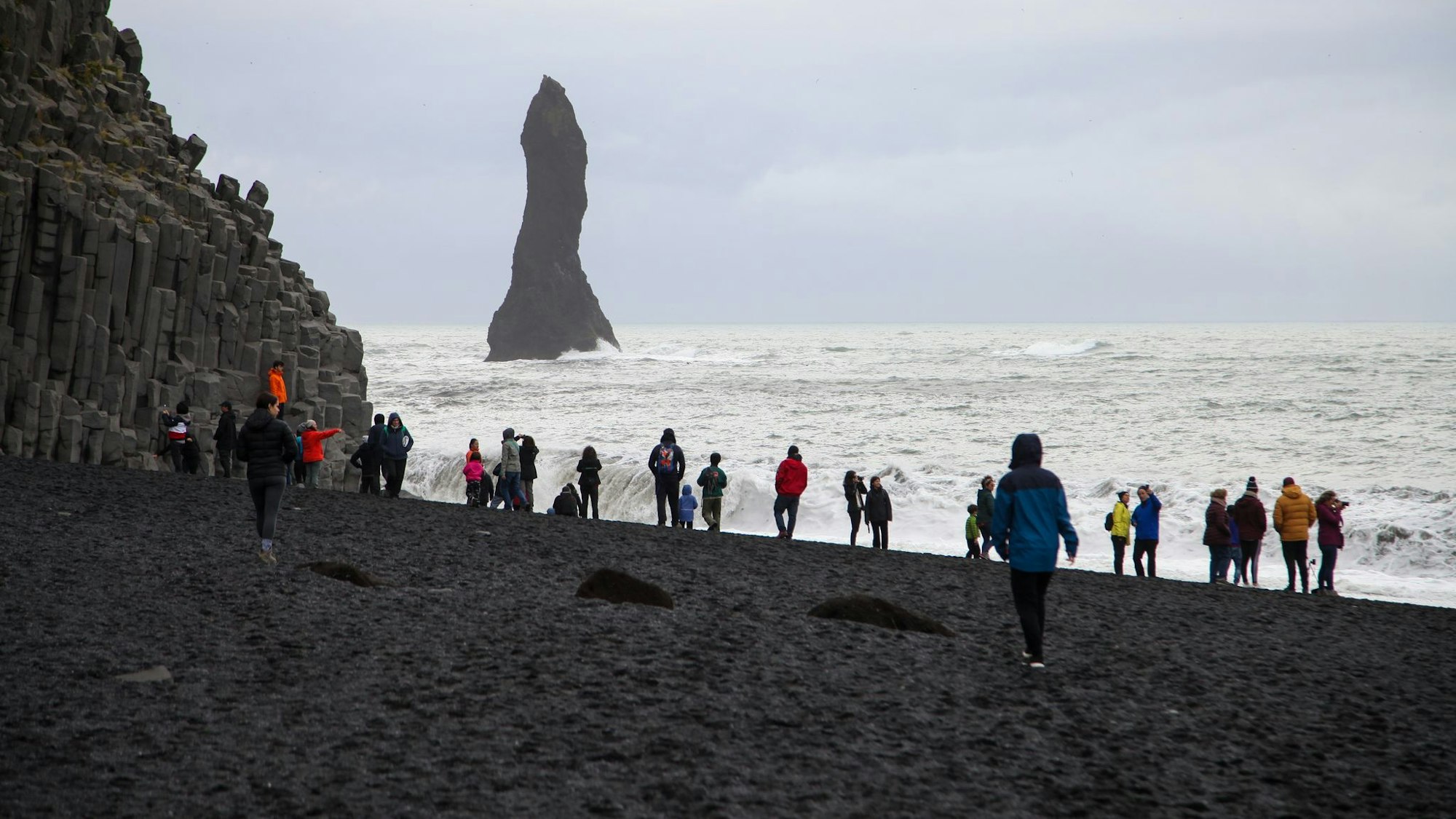 Am Strand Reynisfjara kam es am Wochenende zu einem tragischen Unglück. (Archivbild)