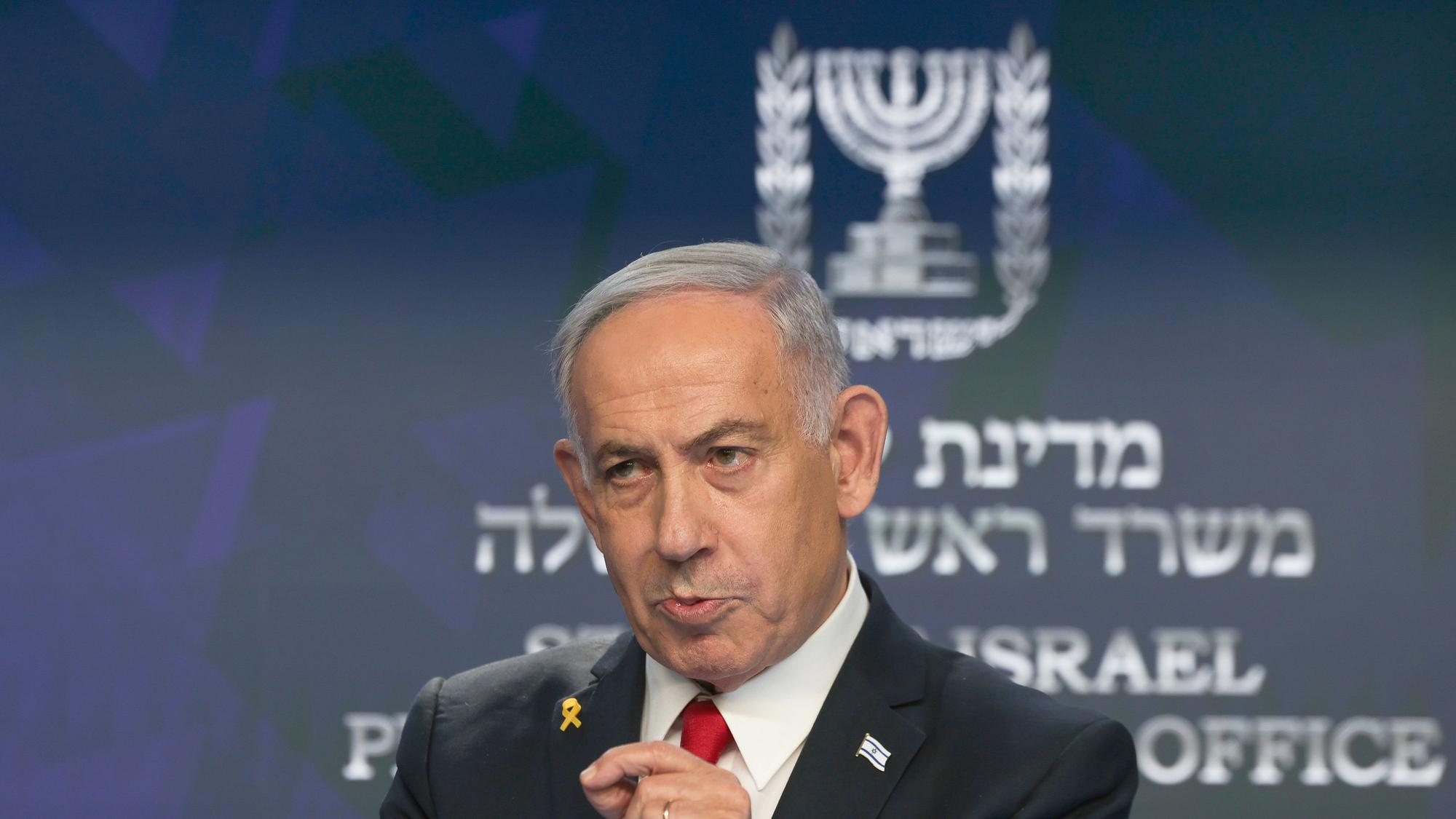 Das Bild zeigt Israels Premier Benjamin Netanjahu Foto: Ronen Zvulun/Pool Reuters/dpa