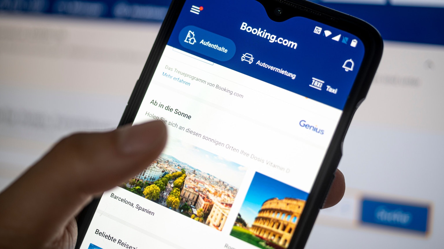 Über 10.000 Konzerne fordern Schadensersatz von der Vermittlungsapp Bokking.com.