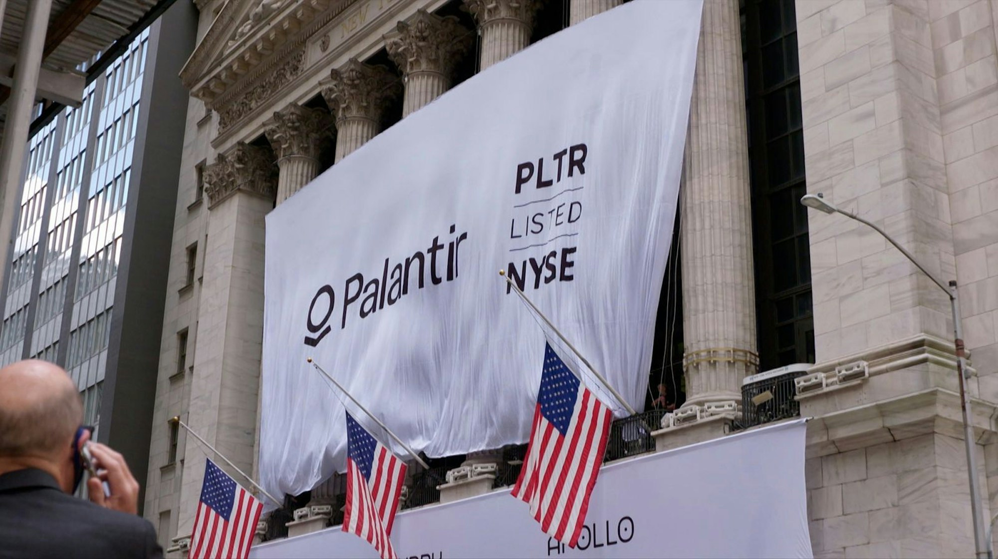 Seit 2023 ist Palantir an der Börse gelistet. Alleine im vergangenen Jahr vervierfachte das Unternehmen seinen Wert. (Bild: HR / sternfilm / Klaus Stern)