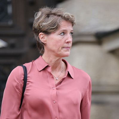 Die Gastronomin und Unternehmerin Christina Block verlässt das Strafjustizgebäude in Hamburg. Wegen der mutmaßlichen Entführung von zweien ihrer Kinder in der Silvesternacht 2023/24 findet am Landgericht Hamburg der Prozess statt, unter anderem gegen Block.