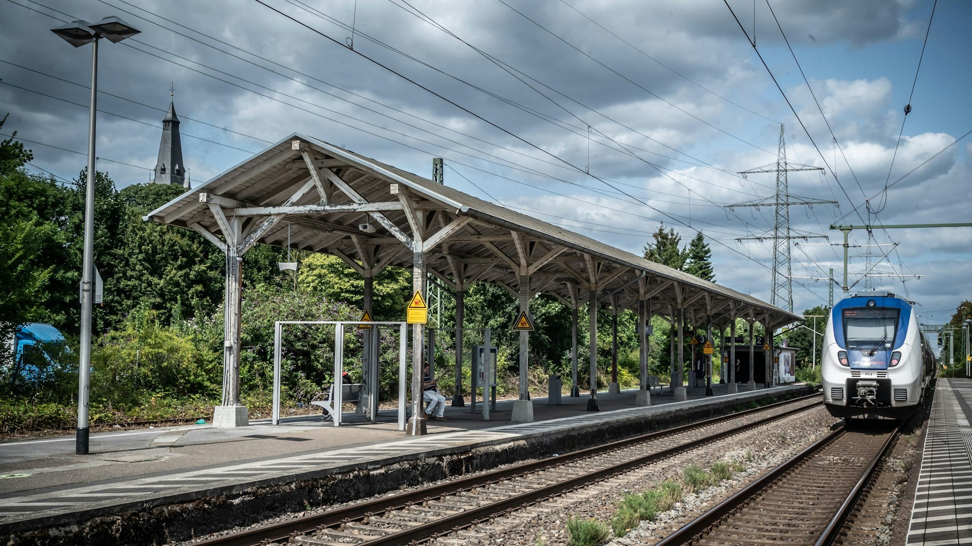 Bahnhof Manfort, ehemals Bahnhof Schlebusch