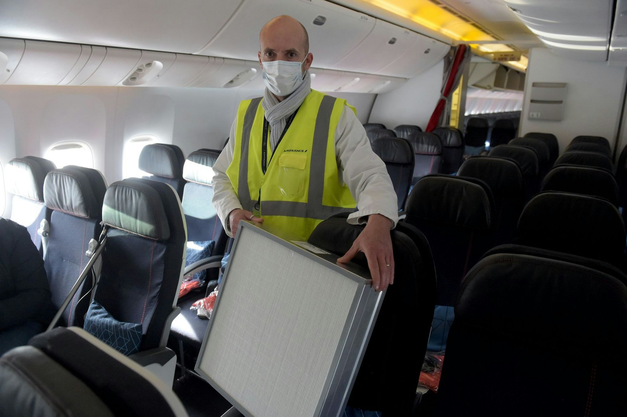 Die Luftfilter im Flugzeug absorbieren viel. (Archivbild)