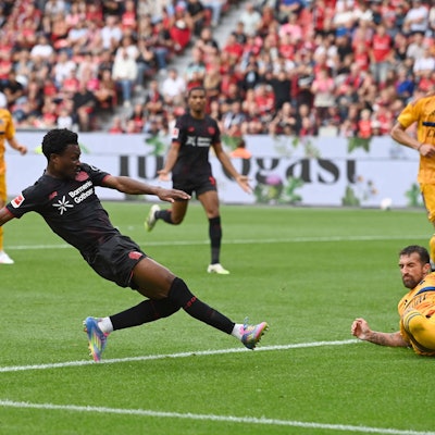 Leverkusens Christian Kofane erzielt das 2:0 gegen Pisa SC