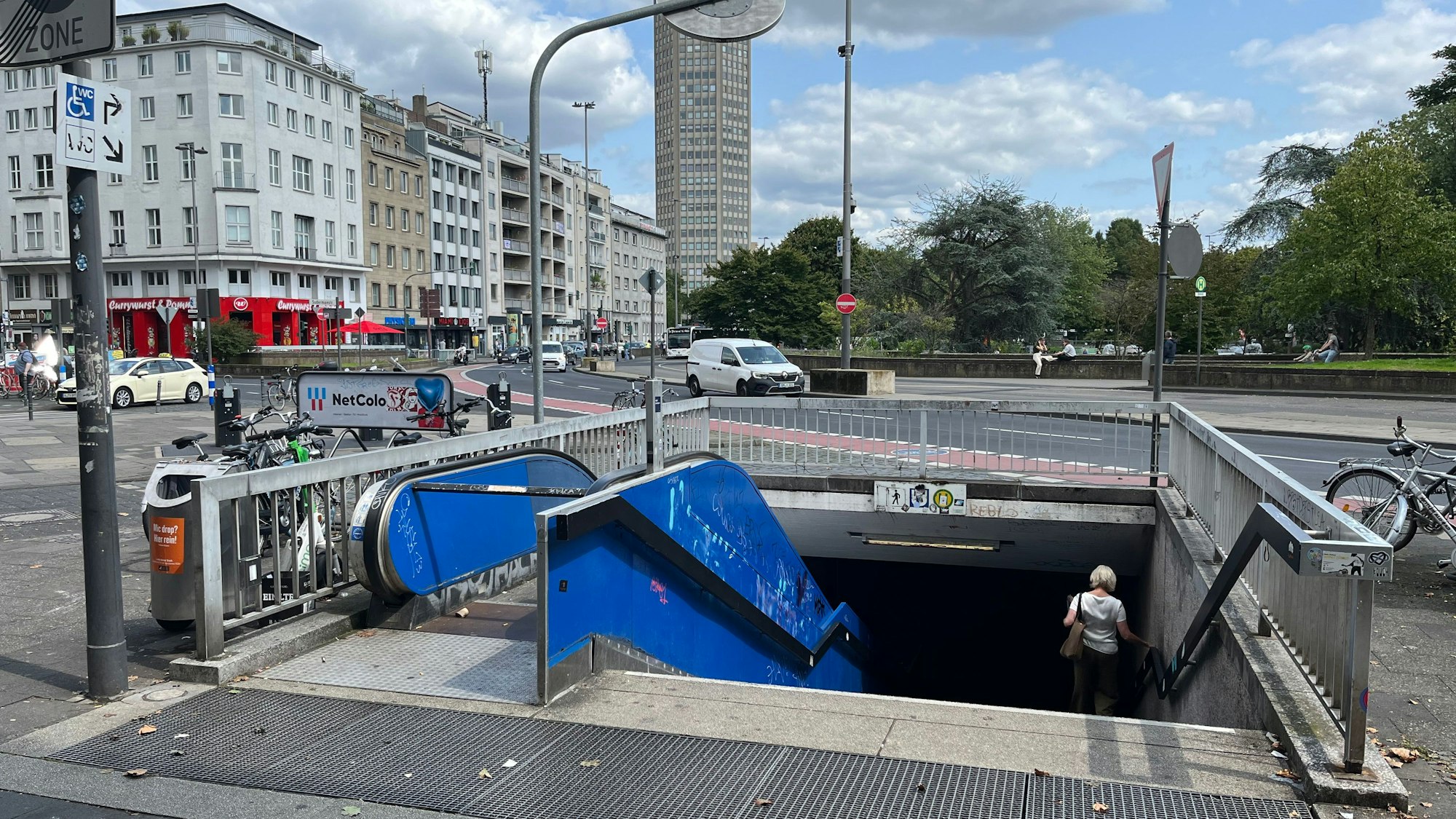 Der Zugang vor der Sparkasse soll geschlossen werden.