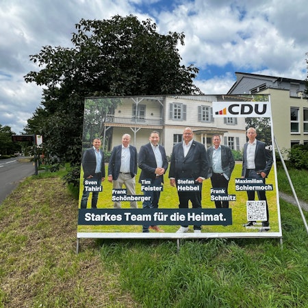 Das Team der CDU sieht aus wie eine Polit-Boygroup im Anzug, jedenfalls fehlt hier eine Frau auf dem Bild.