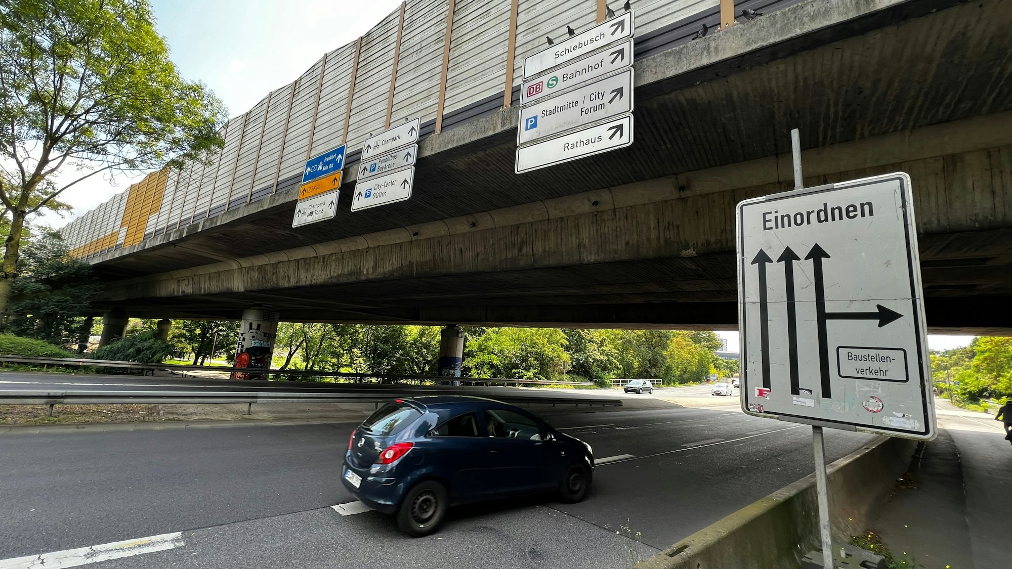 Von Montag, 11. August 2025, bis Freitag, 15. August 2025, sperrt die Autobahn GmbH auf dem Europaring (B 8) die beiden Mittelspuren im Bereich unterhalb der Hochstraße B („Stelze“).