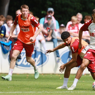 1. FC Köln, Training, Mitte von links: Fayssal Harachaoui, Etienne Borie (1. FC Köln), 16.07.2025, Bild: Herbert Bucco