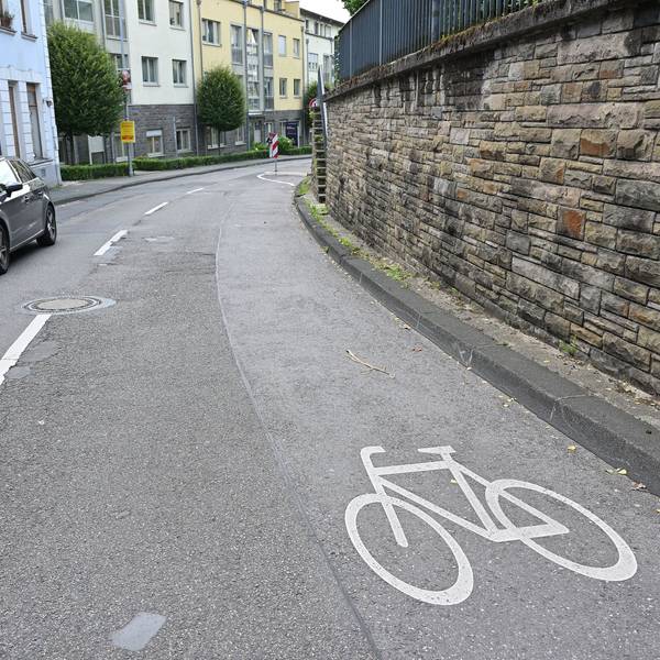 Das Foto zeigt die Laurentiusstraße in Bergisch Gladbach