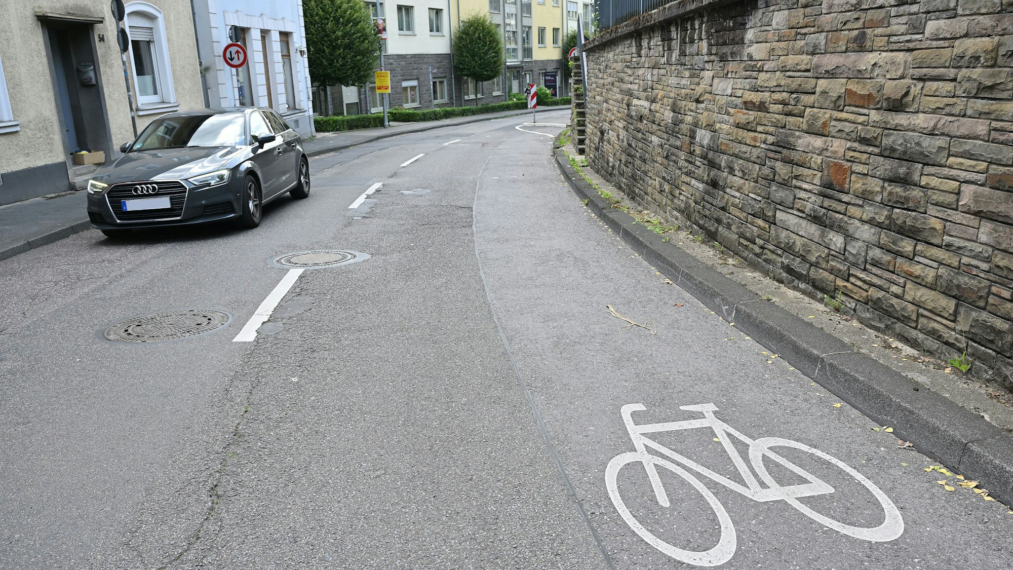 Das Foto zeigt die Laurentiusstraße in Bergisch Gladbach