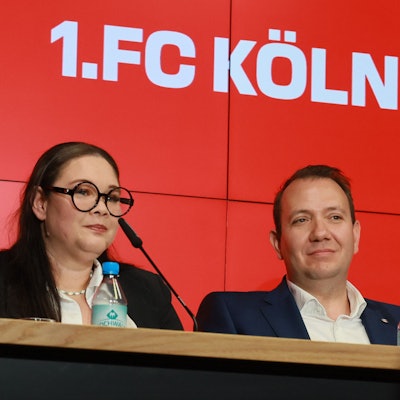 1. FC Köln, Pressekonferenz, der Mitgliederrat mit dem Vorsitzenden Fabian Schwab (rechts) und seine Stellvertreterin Stacy Krott (links) stellen ihre Kandidaten für den im Herbst zu wählenden Vorstand vor: Jörn Stobbe als Präsident, Prof. Dr. Ulf Sobek und Dr. Jörg Alvermann als Vizepräsidenten, 11.06.2025, Bild: Herbert Bucco