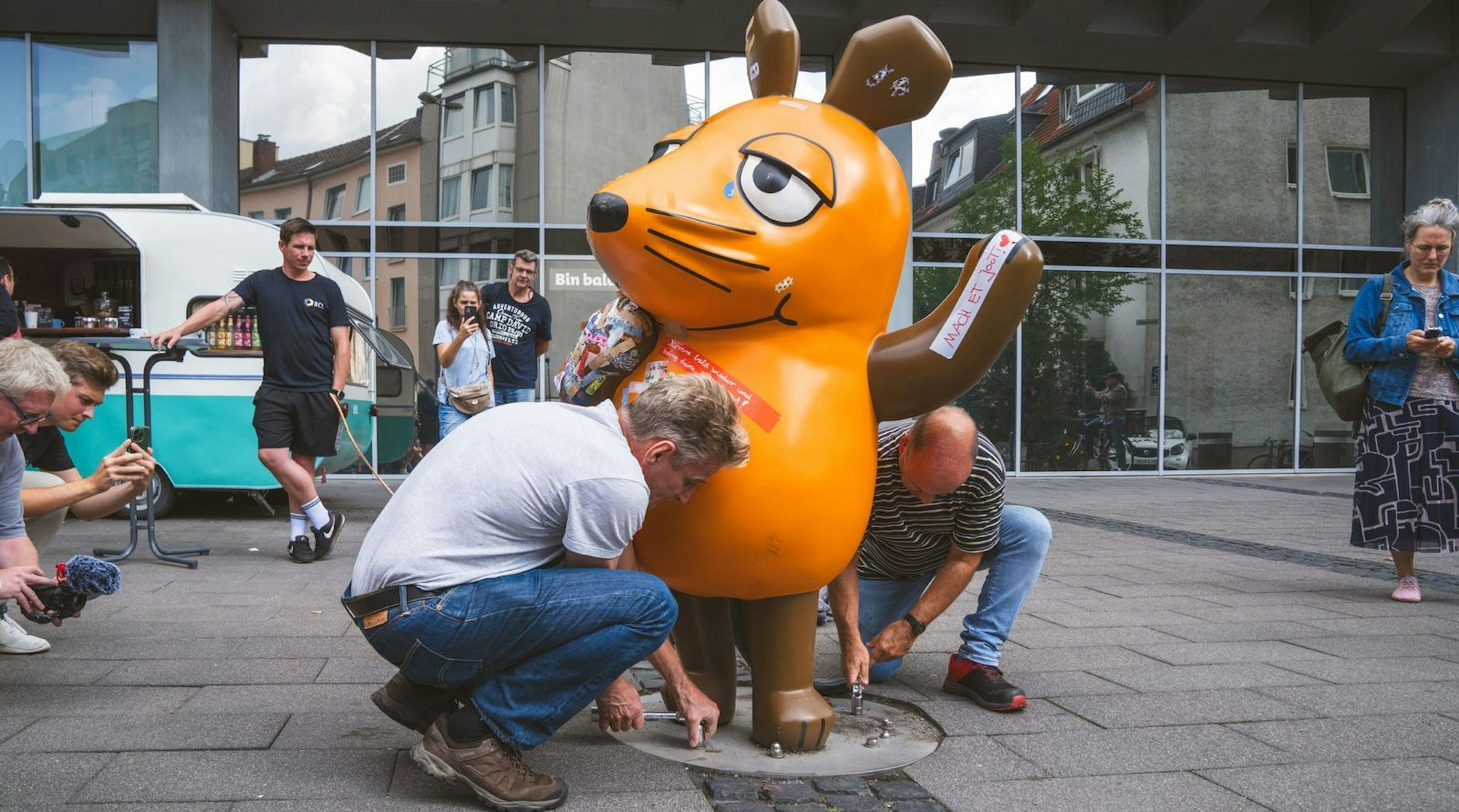 Die WDR-Maus wird derzeit in einer Werkstatt in Hannover auf ihre mögliche Instandsetzung hin untersucht. (Bild: WDR / Celina Palenda)