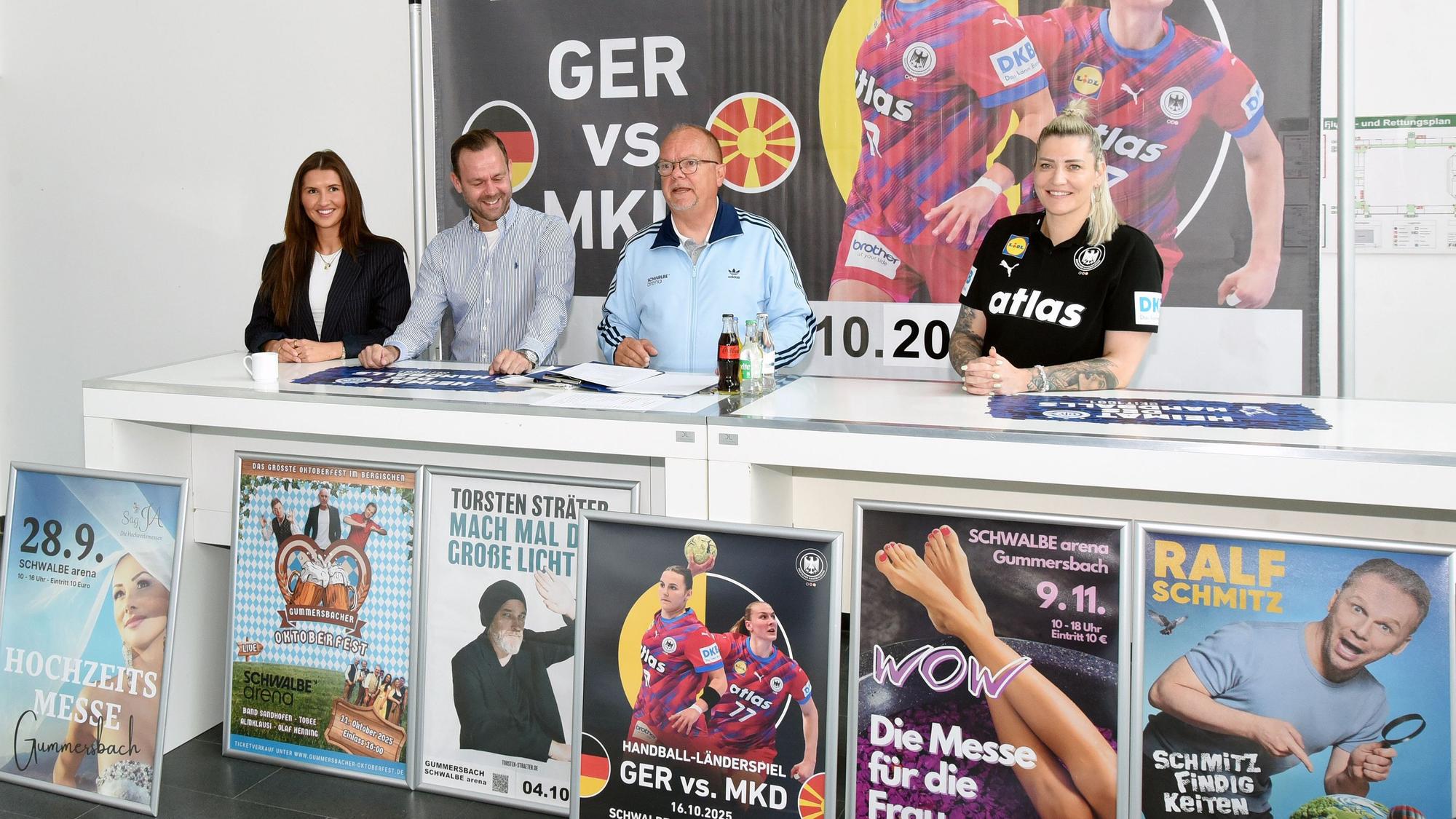 Haben Promis im Gepäck (v.l.): Svenja Schneider, Timo Bay, Wolf-Dietrich „Didi“ Weithöner und Anja Althaus.