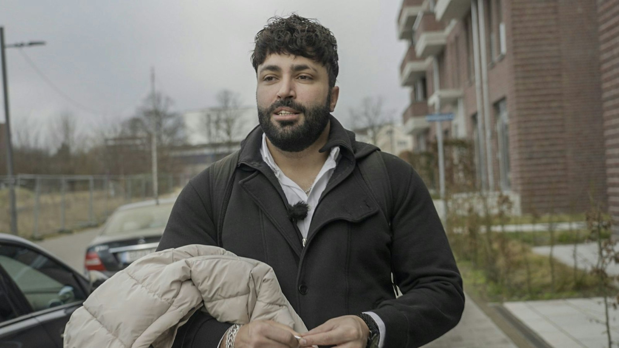 Sulaiman Tadmory arbeitet als Journalist und besitzt die deutsche Staatsbürgerschaft. (Bild: NDR)