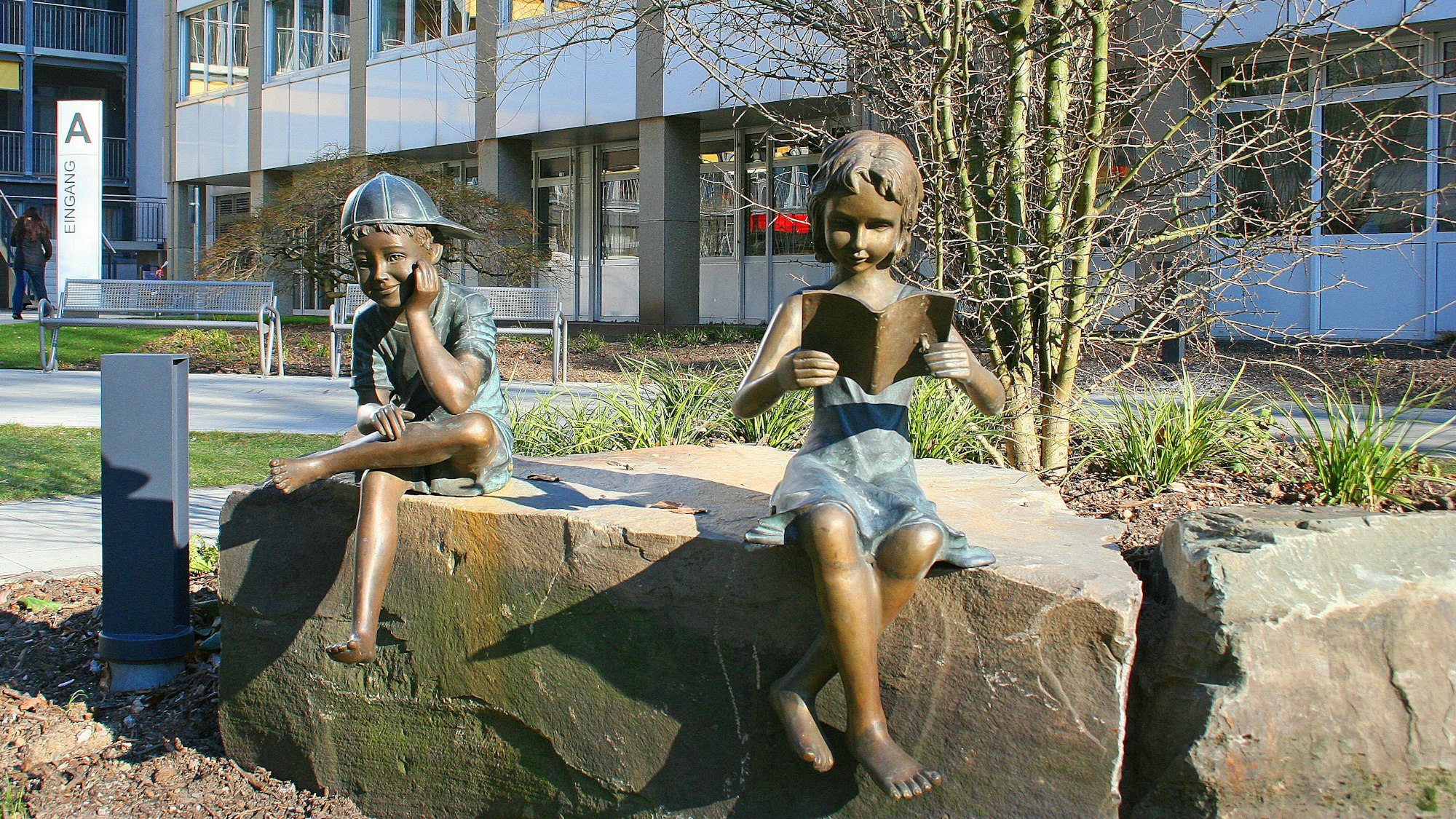 Bronzestatuen
