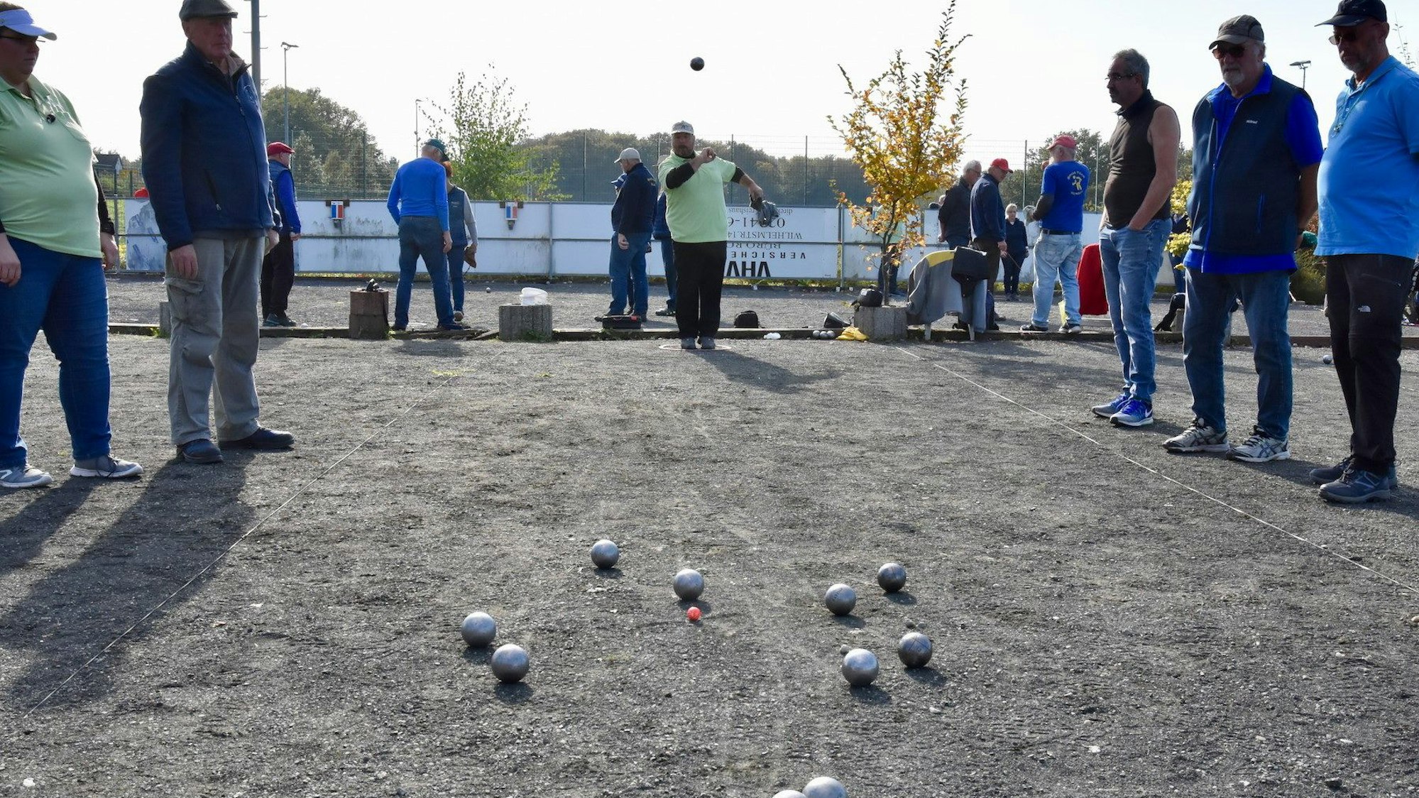 Das gesellige Spiel wird von allen Altersgruppen gespielt. (Symbolbild)