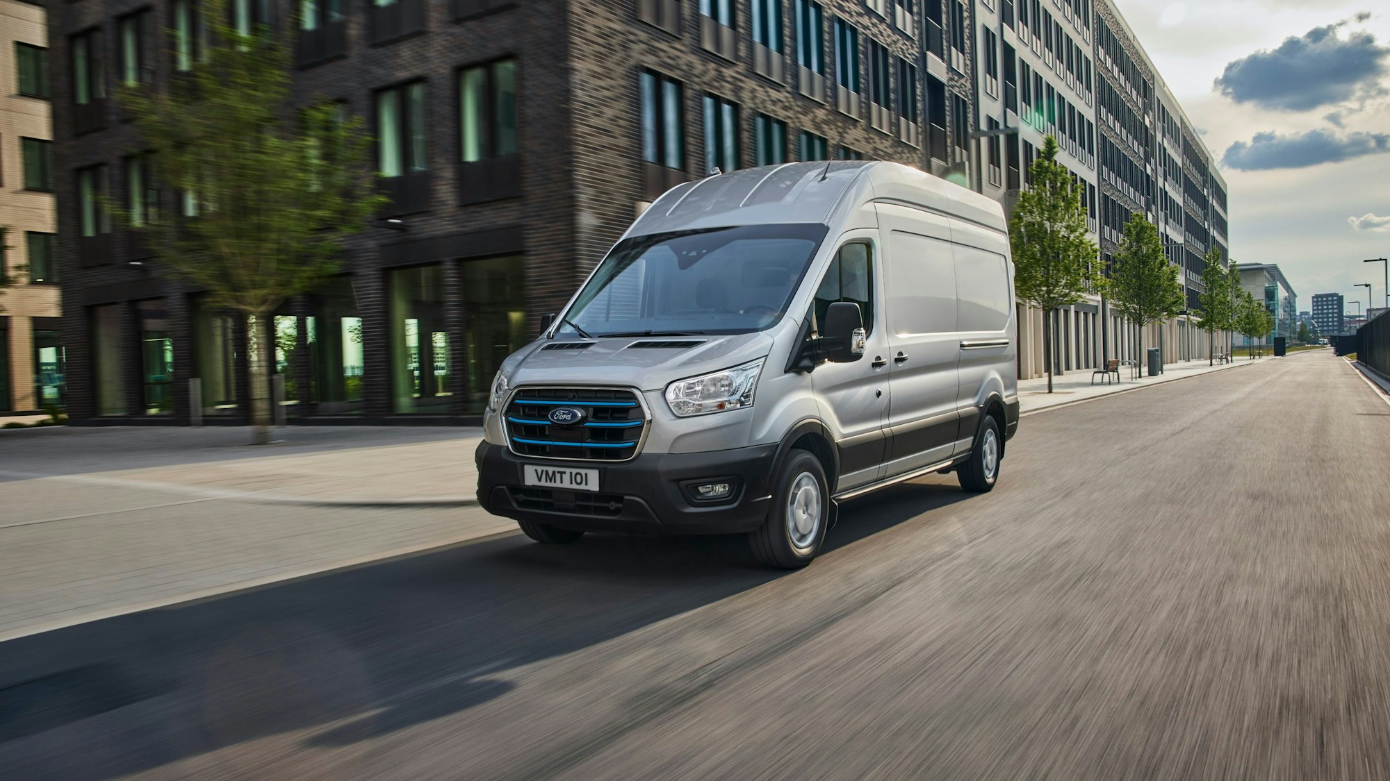 Aktuelles Modell des Ford Transit mit elektrischem Antrieb