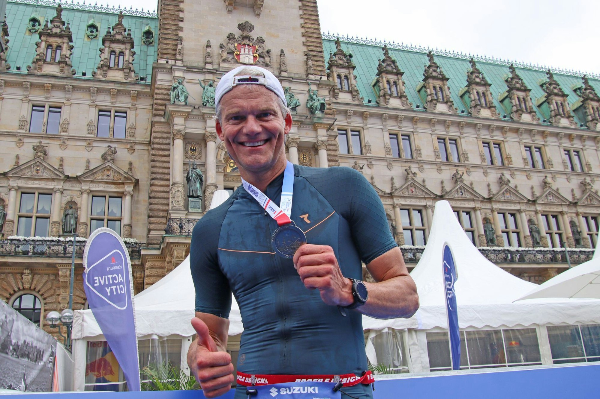 TV-Sprecher Thorsten Schröder hat erfolgreich den Triathlonwettbewerb Norseman absolviert. (Archivbild)
