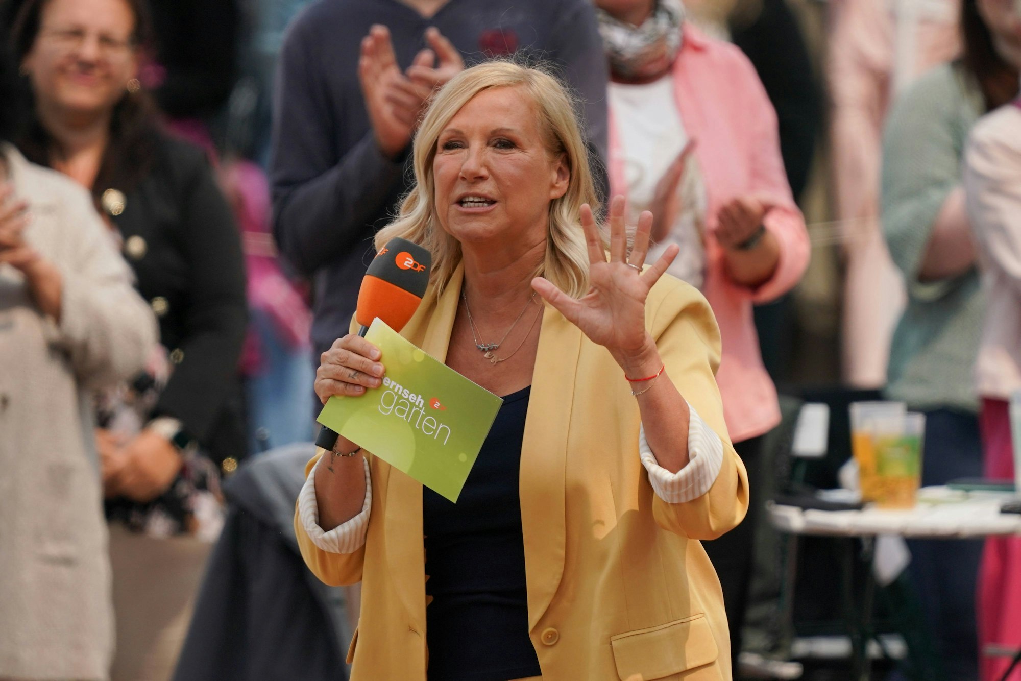 Andrea Kiwi Kiewel im ZDF-„Fernsehgarten“ am 08. Juni 2025 in Mainz.