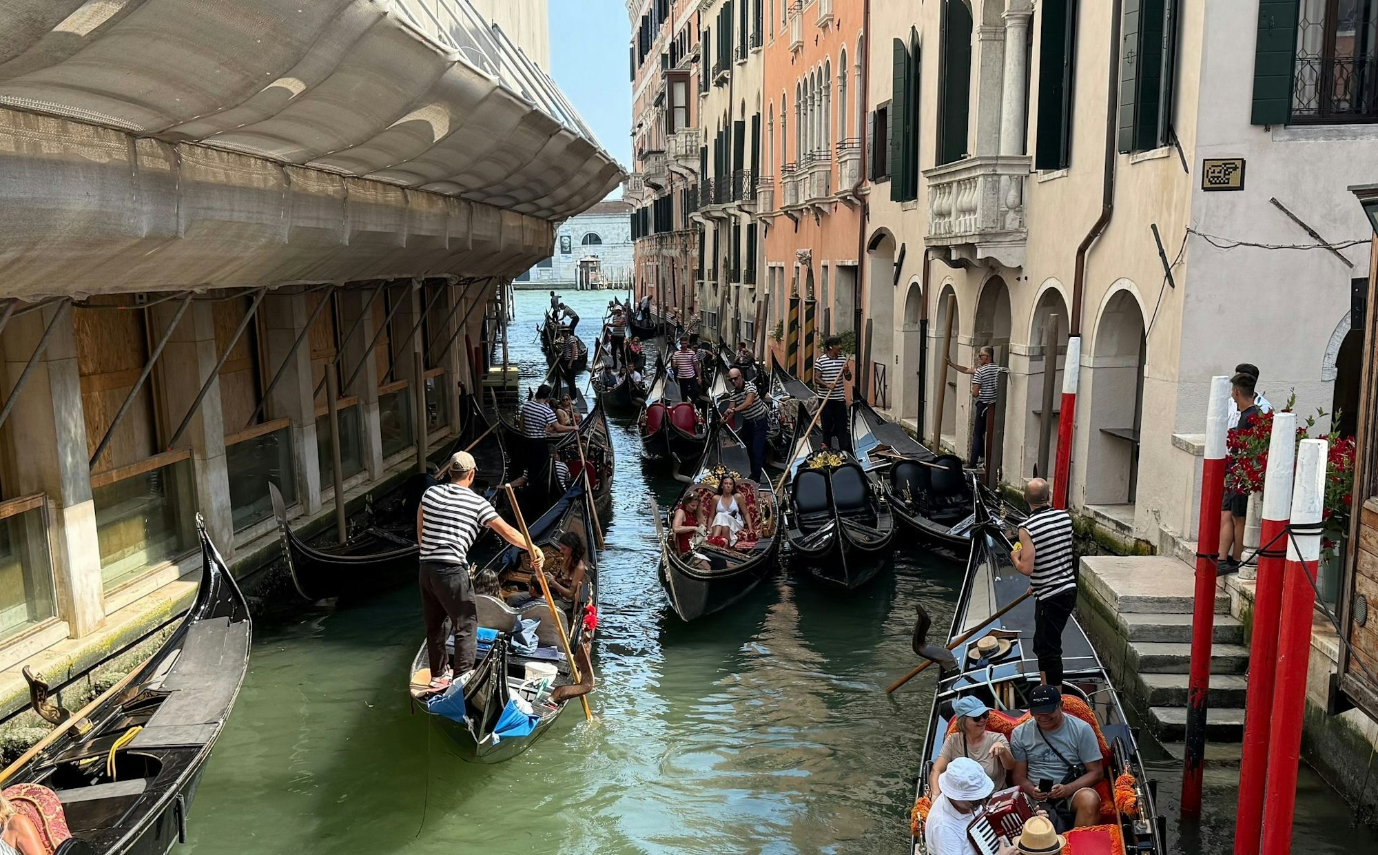 Venedig machte wegen seiner Eintrittsgebühr Schlagzeilen - die Touristen hielt das jedoch nicht ab. (Archivbild)