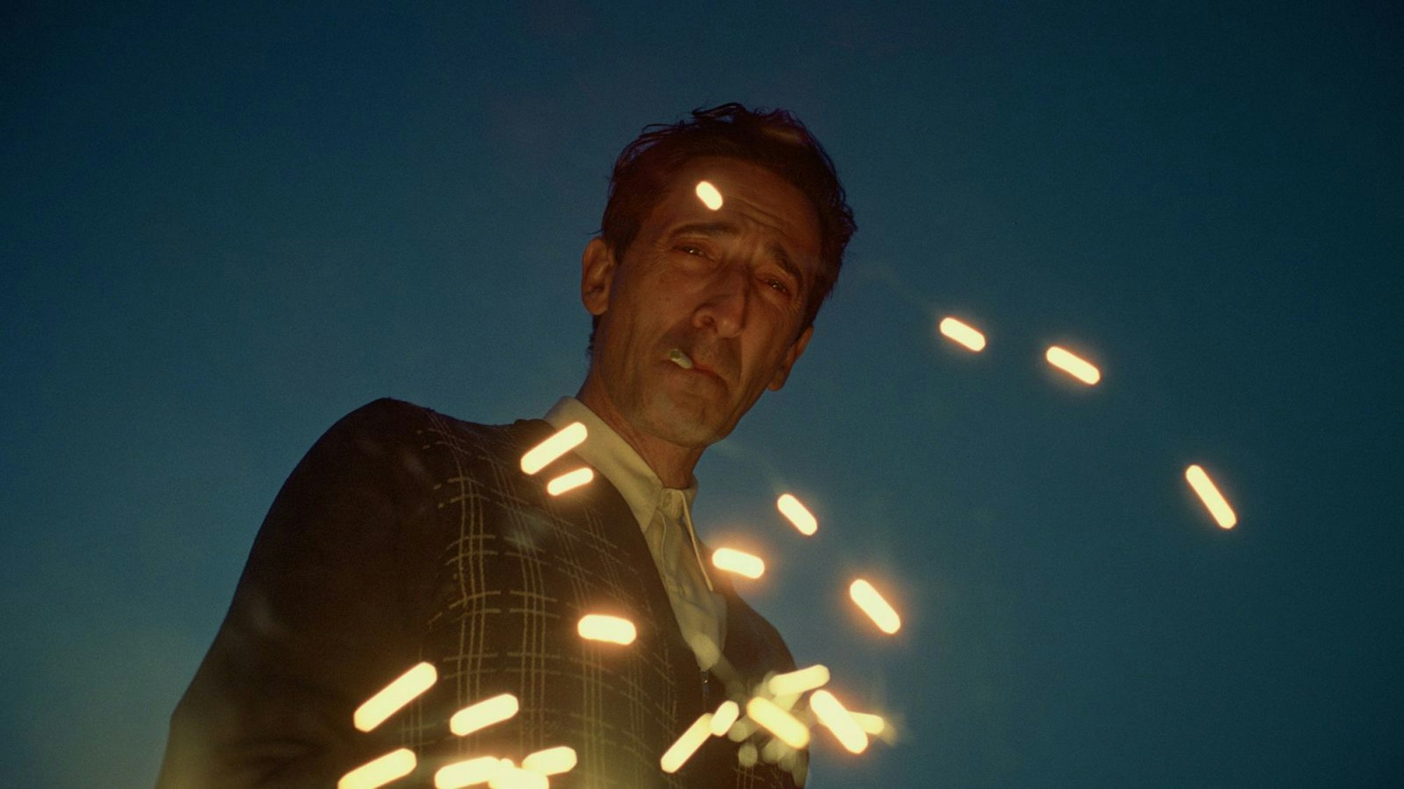 Adrien Brody wurde mit „Der Pianist“ zum Superstar. Mit „Der Brutalist“ gewann er 2025 seinen zweiten Oscar. (Bild: 2024 DOYLESTOWN DESIGNS LIMITED)