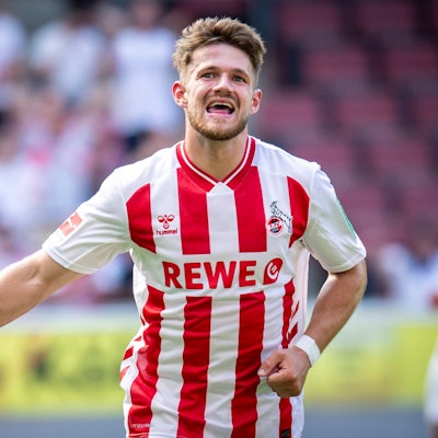 Jan Thielmann 1. FC Köln, 29 dreht jubelnd nach seinem zweiten Treffer zum 3:0 ab Testspiel 1. FC Köln - Atalanta Bergamo am 09.08.2025 im Rheinenergie-Stadion in Köln.
