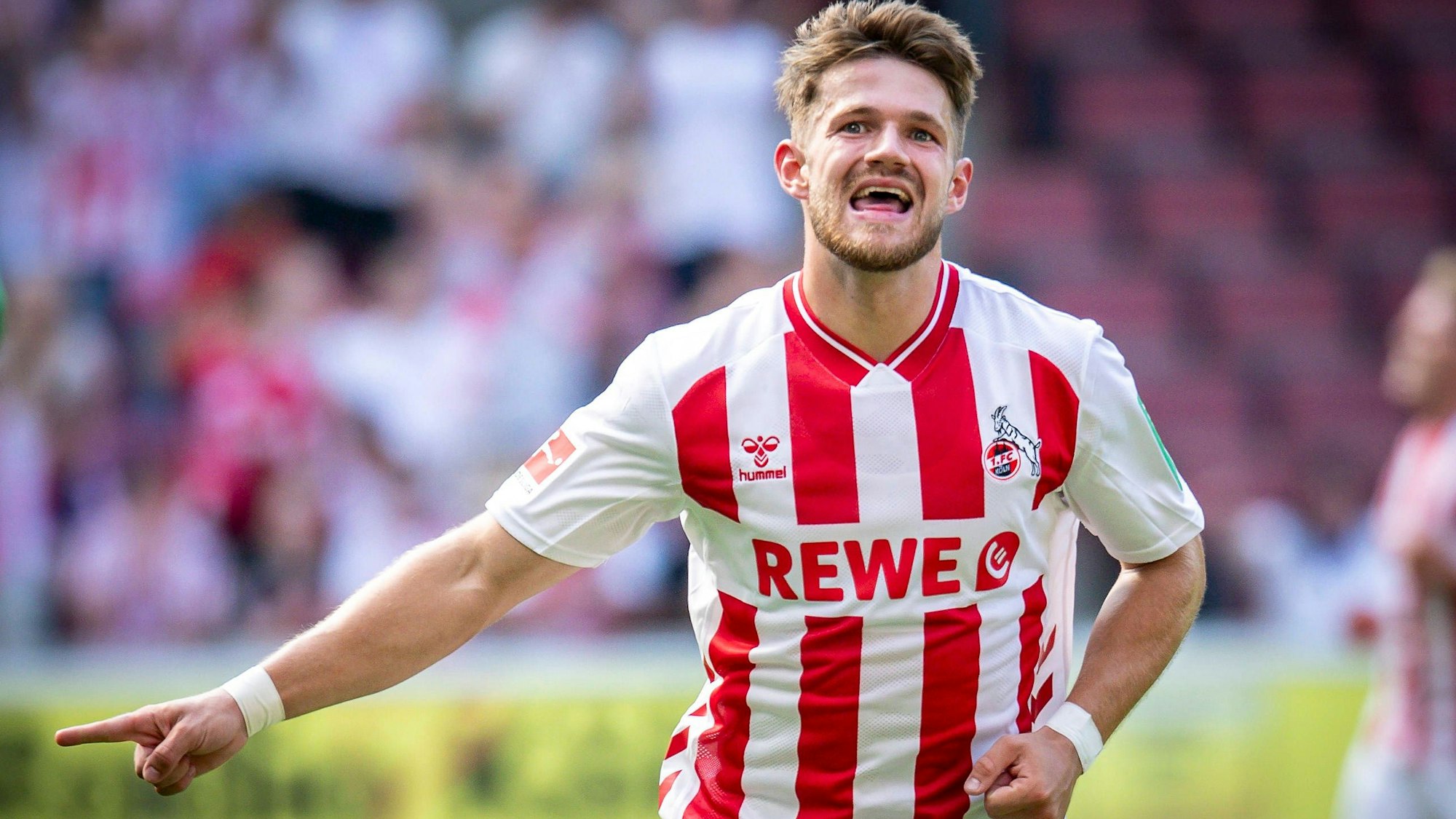Jan Thielmann 1. FC Köln, 29 dreht jubelnd nach seinem zweiten Treffer zum 3:0 ab Testspiel 1. FC Köln - Atalanta Bergamo am 09.08.2025 im Rheinenergie-Stadion in Köln.