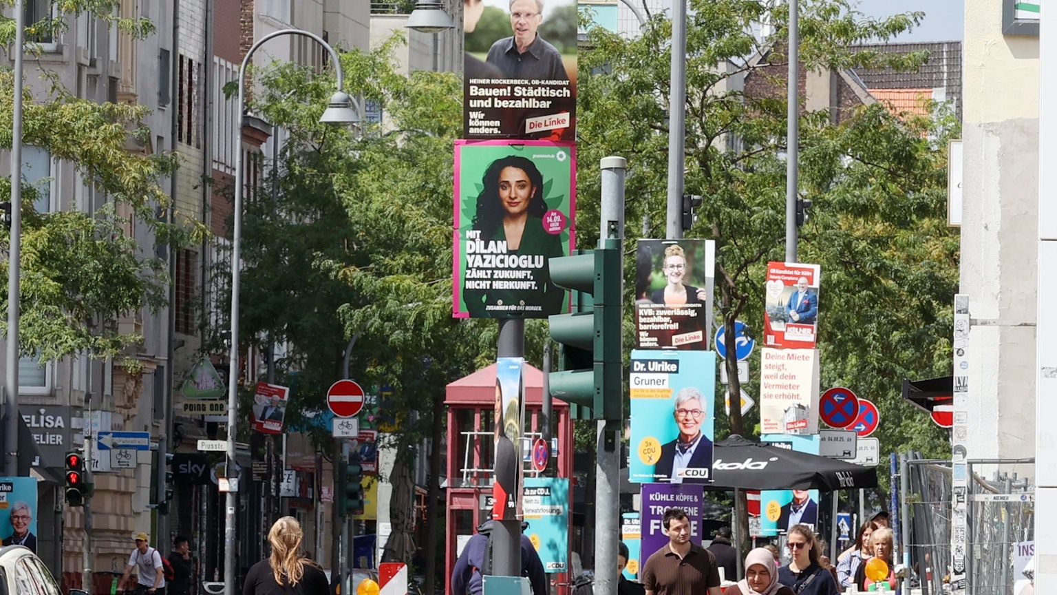 Seit Freitag ist die Wahlwerbung im öffentlichen Straßenraum erlaubt. Zahlreiche Wahlplakate zur Wahl sind seitdem im Stadtbild zu sehen.