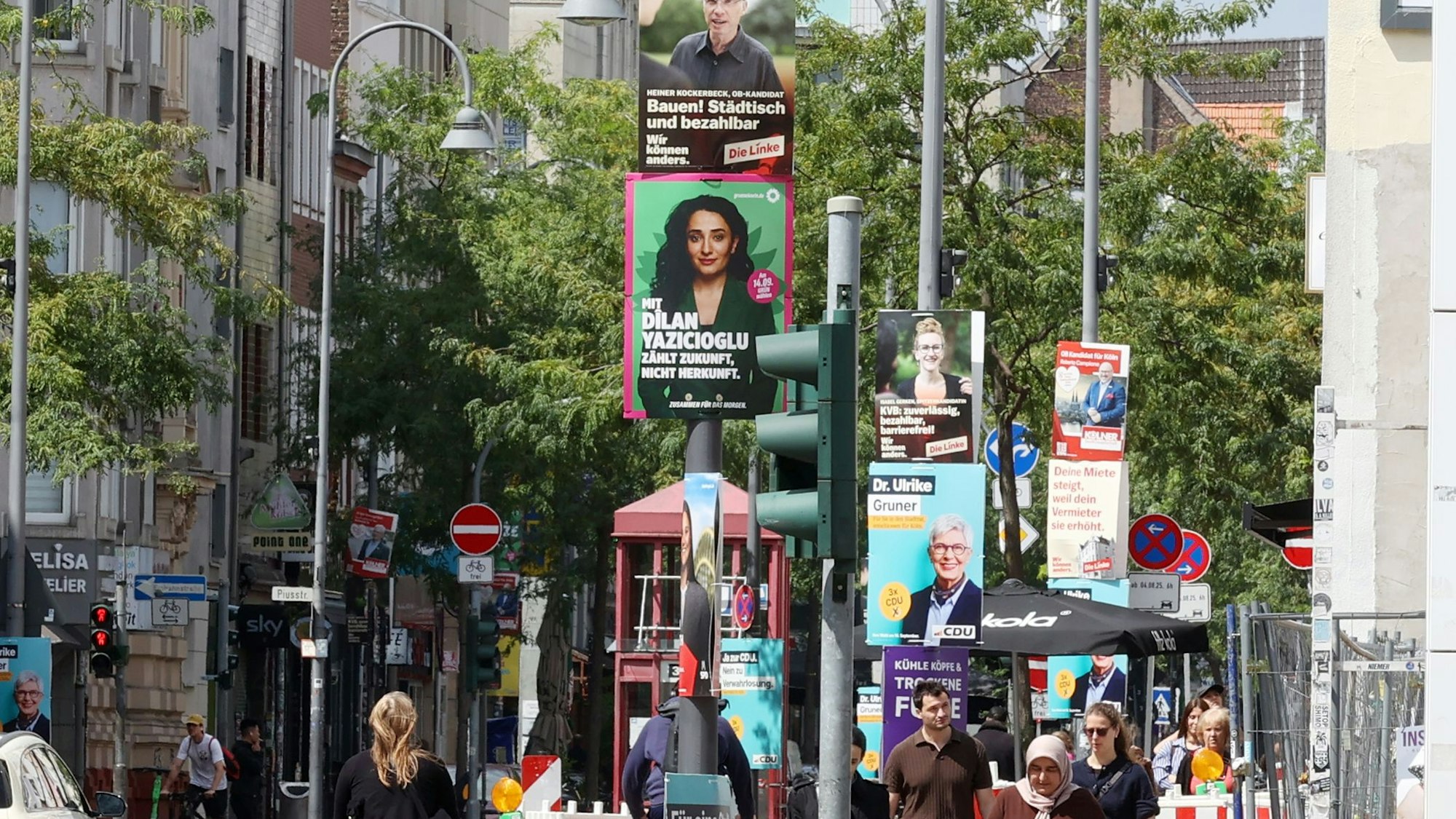 Seit Freitag ist die Wahlwerbung im öffentlichen Straßenraum erlaubt. Zahlreiche Wahlplakate zur Wahl sind seitdem im Stadtbild zu sehen.
