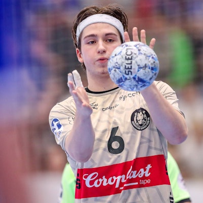 14.11.2024, Handball, DHB-Pokal Achtelfinale , VfL Gummersbach - Bergischer HC, Schwalbe-Arena: Soeren Servos BHC 6 Nordrhein-Westfalen Deutschland *** 14 11 2024, Handball, DHB Cup round of 16, VfL Gummersbach Bergischer HC, Schwalbe Arena Soeren Servos BHC 6 North Rhine-Westphalia Germany