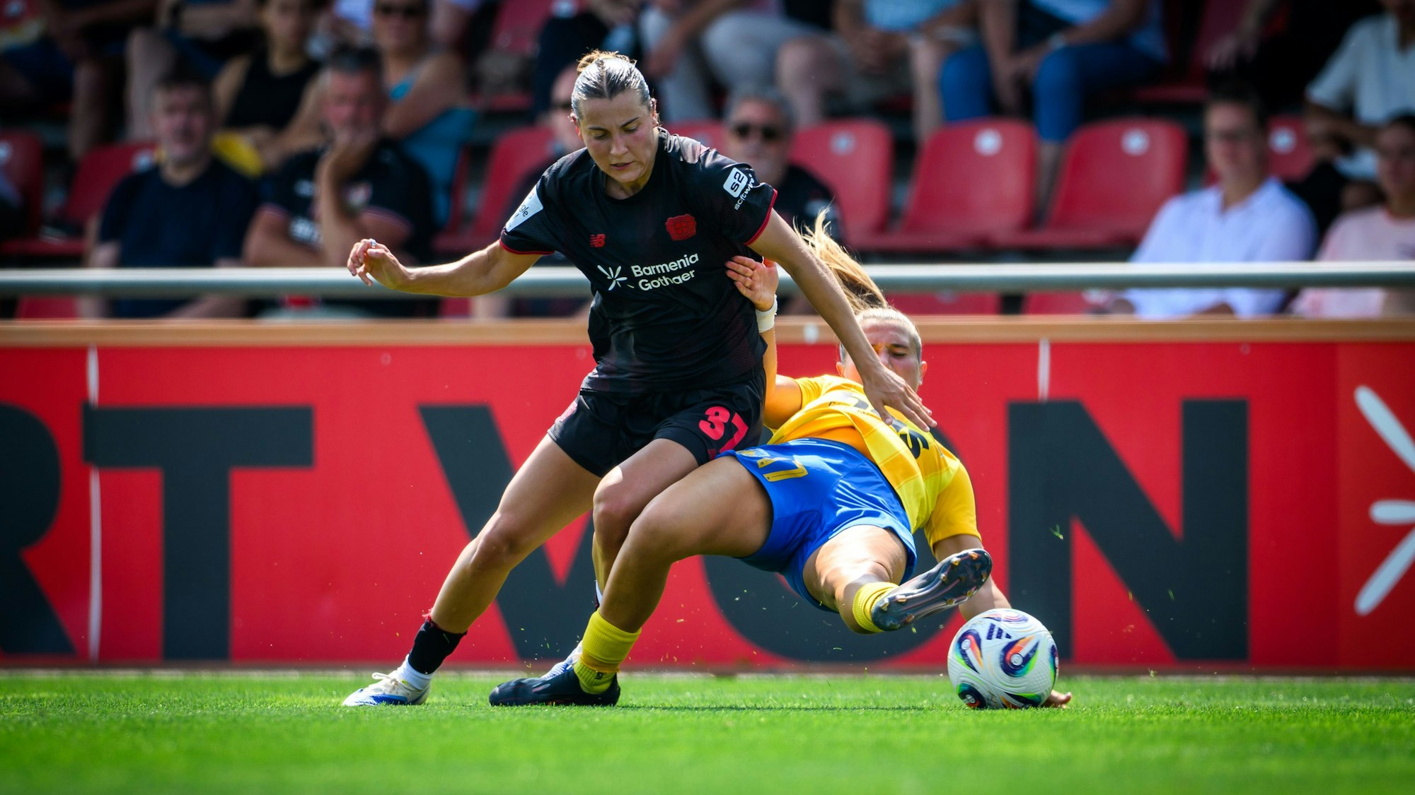 Carlotta Wamser im Leverkusener Testspiel gegen den KVC Westerlo aus Belgien