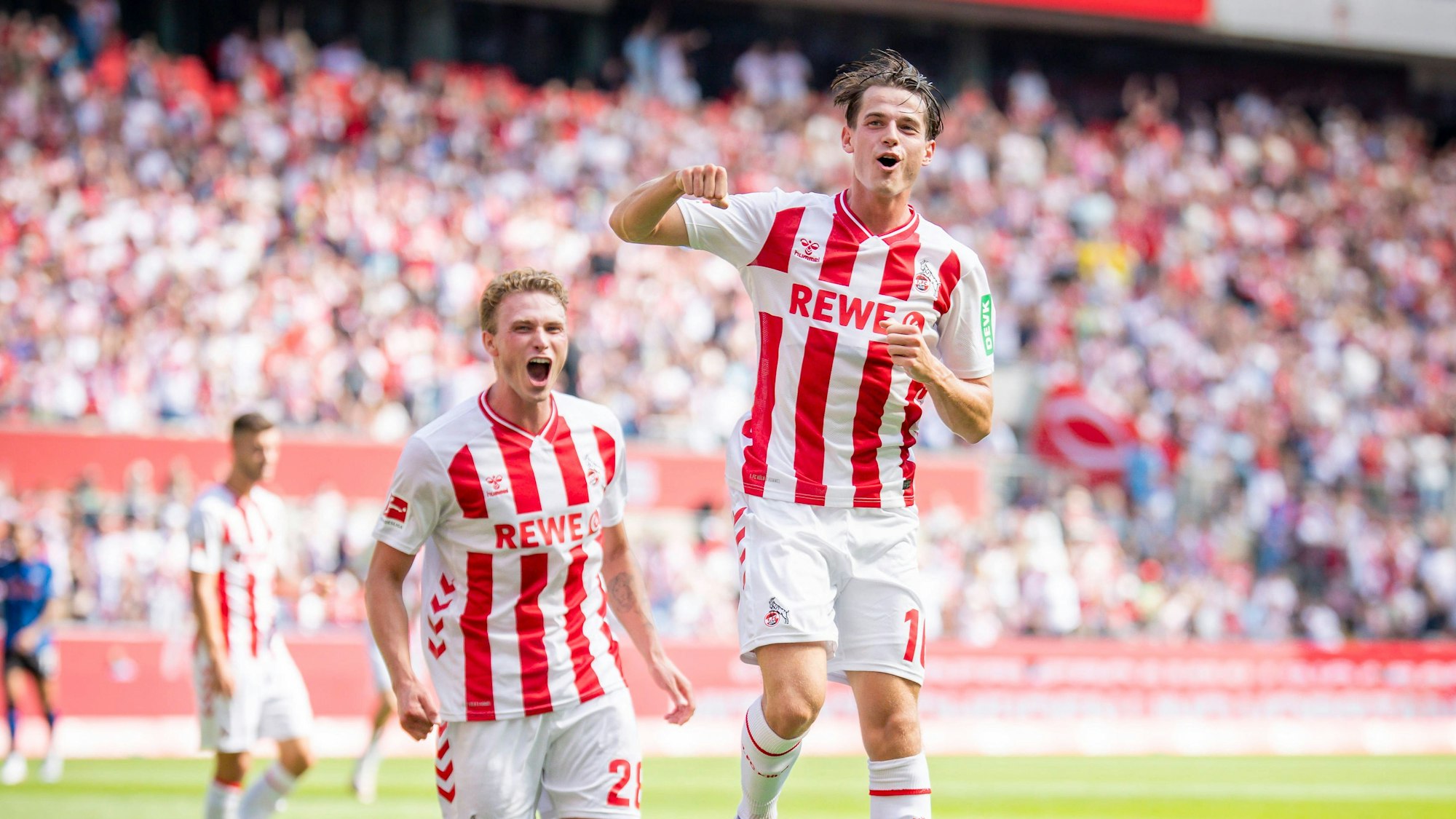 Testspiel 1. FC Köln - Atalanta Bergamo, 09.08.2025 Jakub Kamiski 1. FC Köln, 16 jubelt über seinen Treffer zum 2:0, links jubelt Sebastian Sebulonsen 1. FC Köln, 28 mit ihm Testspiel 1. FC Köln - Atalanta Bergamo am 09.08.2025 im Rheinenergie-Stadion in Koeln. DIE DFL-VORSCHRIFTEN VERBIETEN JEDE VERWENDUNG VON FOTOS ALS BILDSEQUENZEN UND/ODER QUASI-VIDEO. *** Test match 1 FC Köln Atalanta Bergamo, 09 08 2025 Jakub Kami ski 1 FC Köln, 16 celebrates his goal for 2 0, on the left Sebastian Sebulonsen 1 FC Köln, 28 cheers with him Test match 1 FC Köln Atalanta Bergamo on 09 08 2025 at the Rheinenergie Stadium in Cologne THE DFL REGULATIONS PROHIBIT ANY USE OF PHOTOS AS PICTURE SEQUENCES AND OR QUASI VIDEO Copyright: xBEAUTIFULxSPORTS/AxelxKohringx